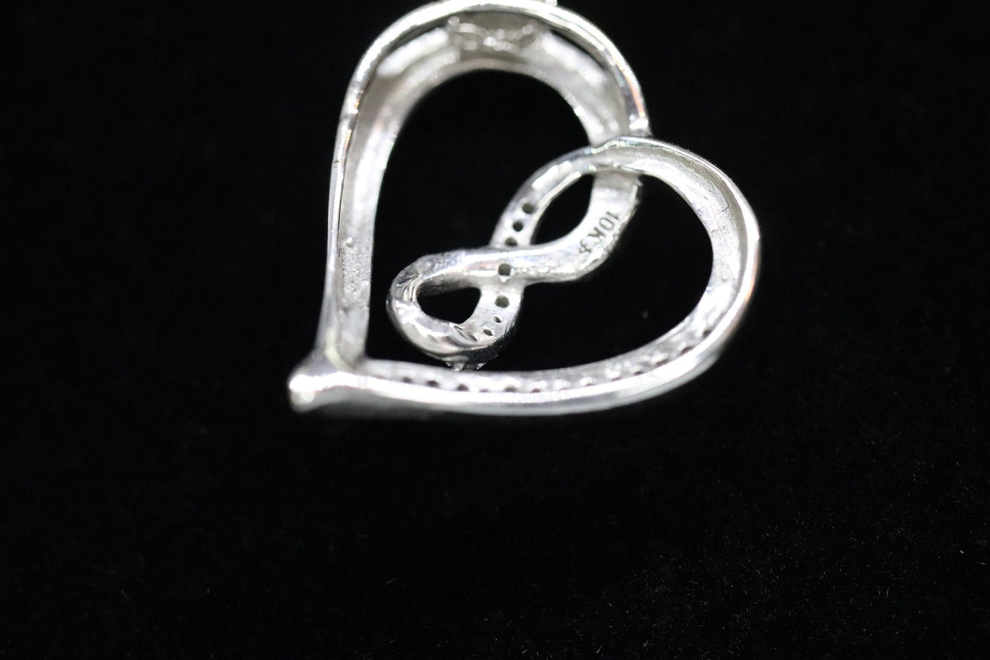 10k Open Heart Diamond Necklace. INFINITY Heart Necklace. st(57/50)