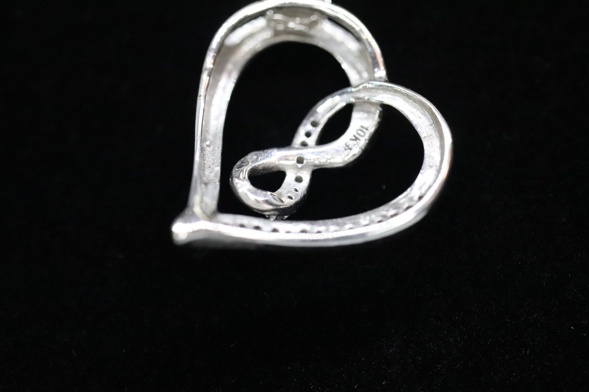 10k Open Heart Diamond Necklace. INFINITY Heart Necklace. st(57/50)