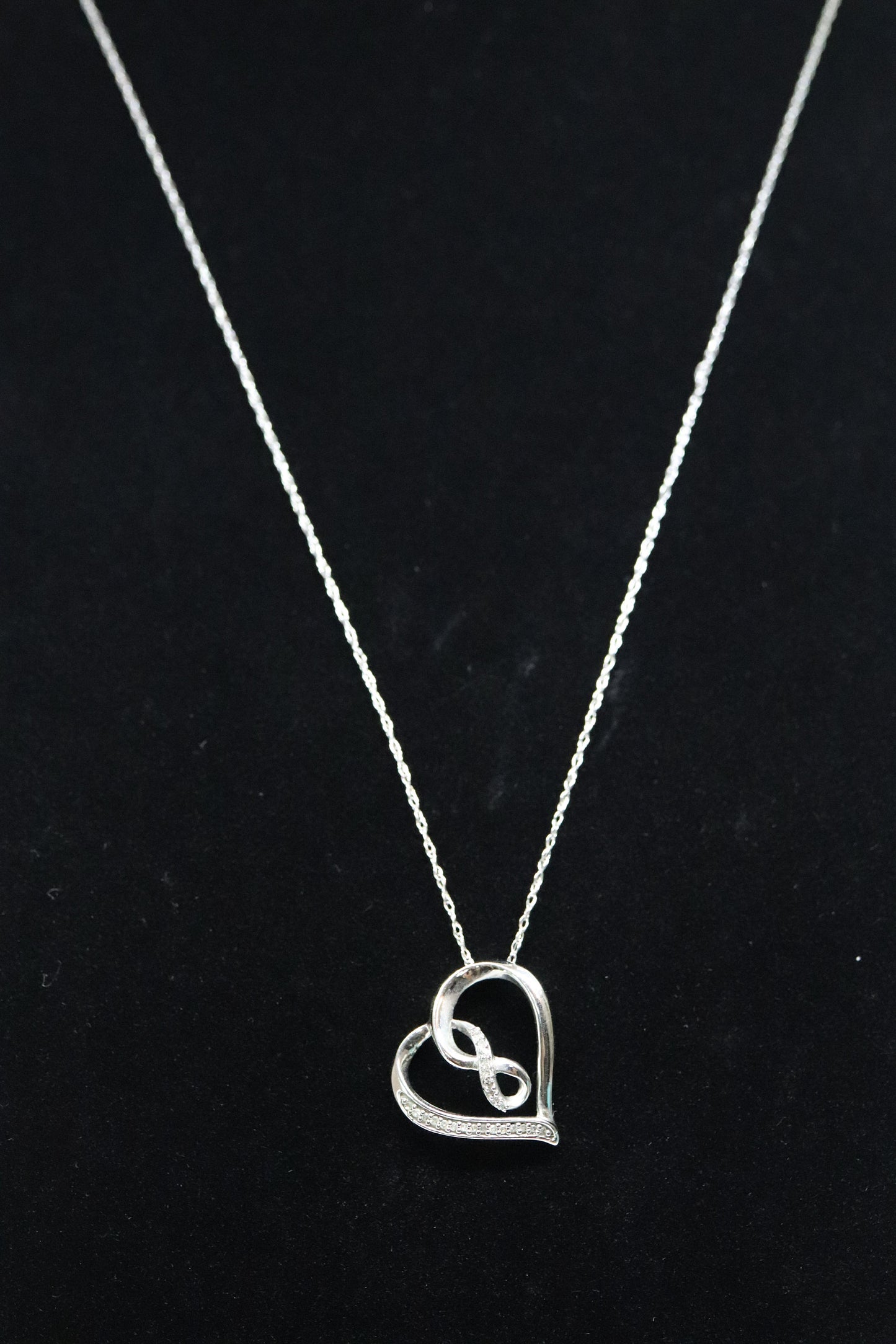 10k Open Heart Diamond Necklace. INFINITY Heart Necklace. st(57/50)