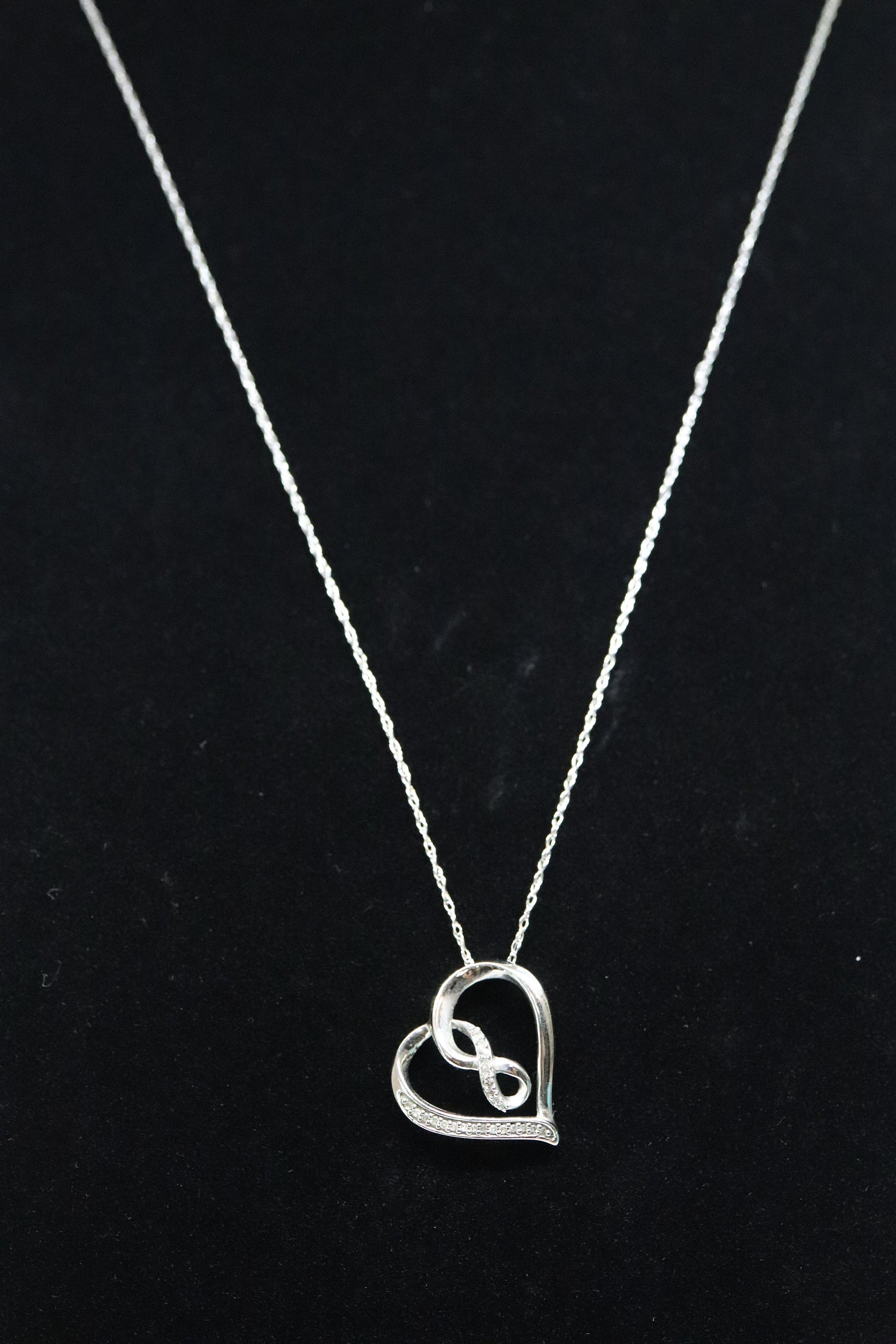 10k Open Heart Diamond Necklace. INFINITY Heart Necklace. st(57/50)