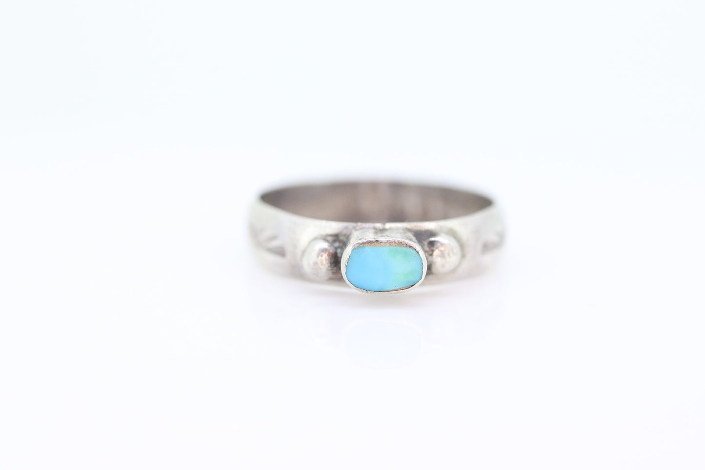Zuni Navajo Sterling Silver BAnd ring. Turquoise Bezel set Ring. St(15)