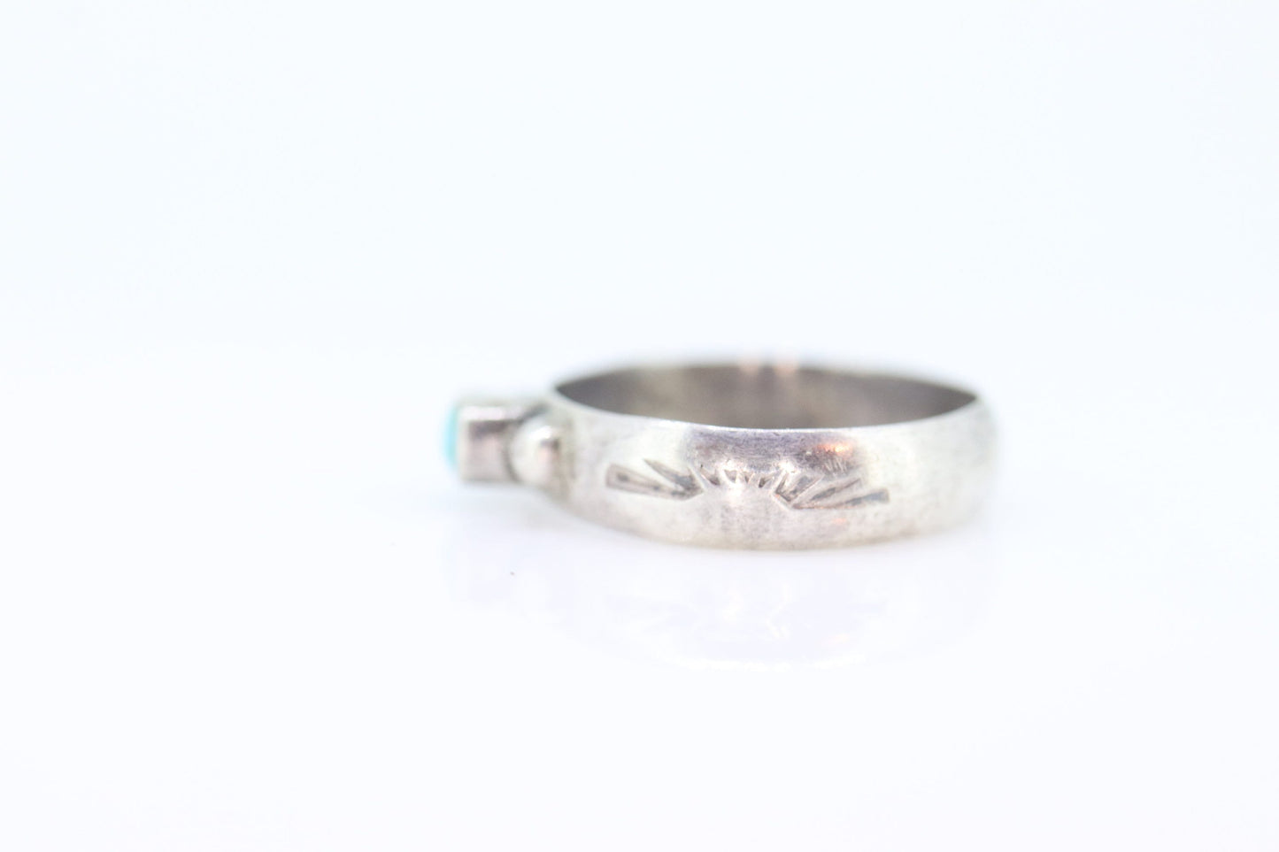 Zuni Navajo Sterling Silver BAnd ring. Turquoise Bezel set Ring. St(15)