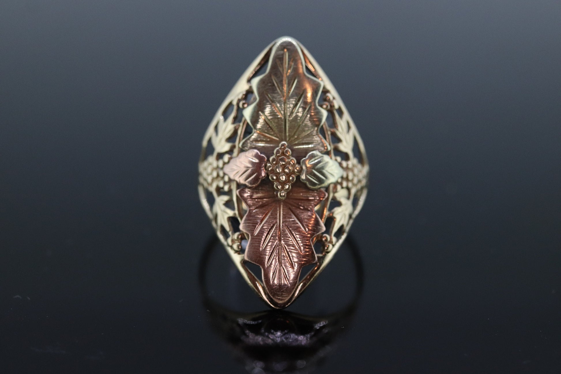 Black Hills Gold Marquise shaped Ring. 10k Multi-Tone Black Hills Gold Statement Ring. st(126/50)