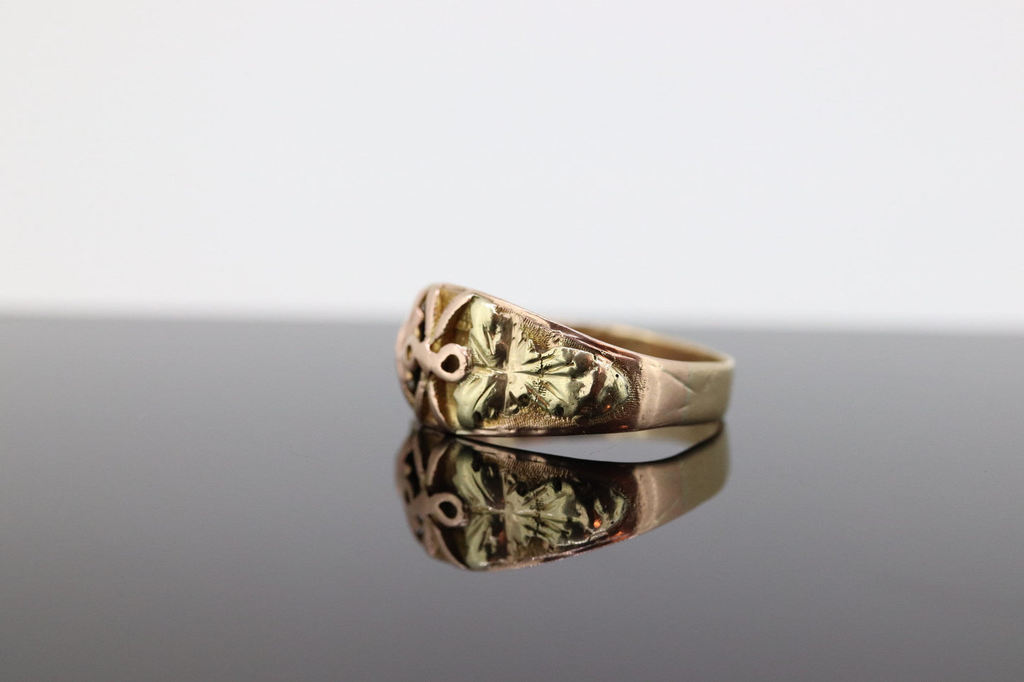 Black Hills Gold Ring Mens. Heavy 10k Multi-Tone Black Hills Gold Thick BAND. Sz 14 ST(167)