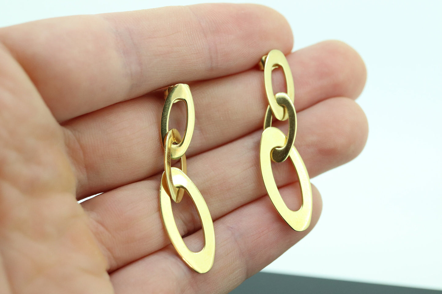 Roberto Coin 18k Drop Earrings. Chic and Shine Roberto Coin. Roberto Coin Collection Dangle Link. st(615)