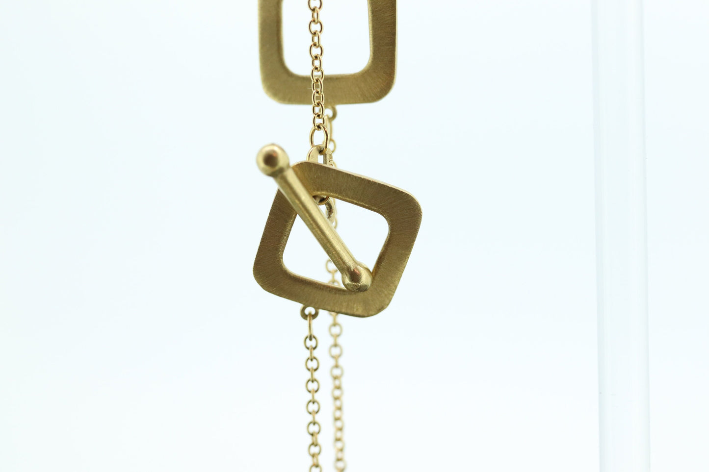 Roberto Coin 18k Yellow Gold Toggle Bracelet. Brushed Square Loop Link Bracelet. Roberto Coin Chain Bracelet. st(4/16)