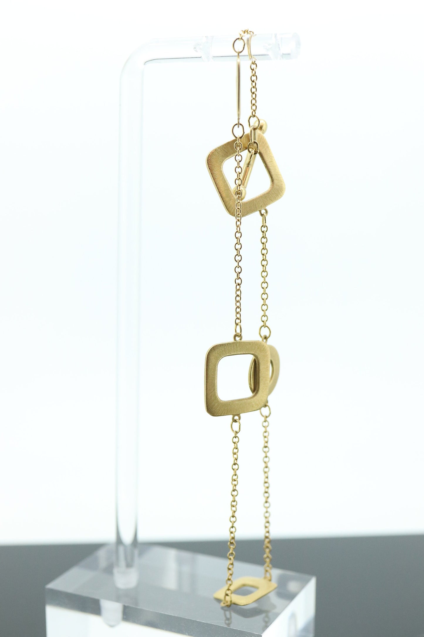 Roberto Coin 18k Yellow Gold Toggle Bracelet. Brushed Square Loop Link Bracelet. Roberto Coin Chain Bracelet. st(4/16)