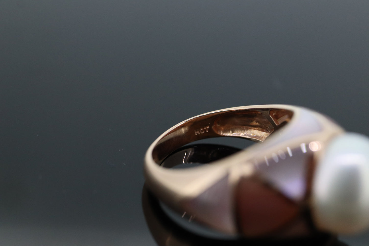 14k Large Mabe and MOP Ring. 14k Rose Gold Mother of Pearl inlay and Pearl Solitaire ring. st(31-1)
