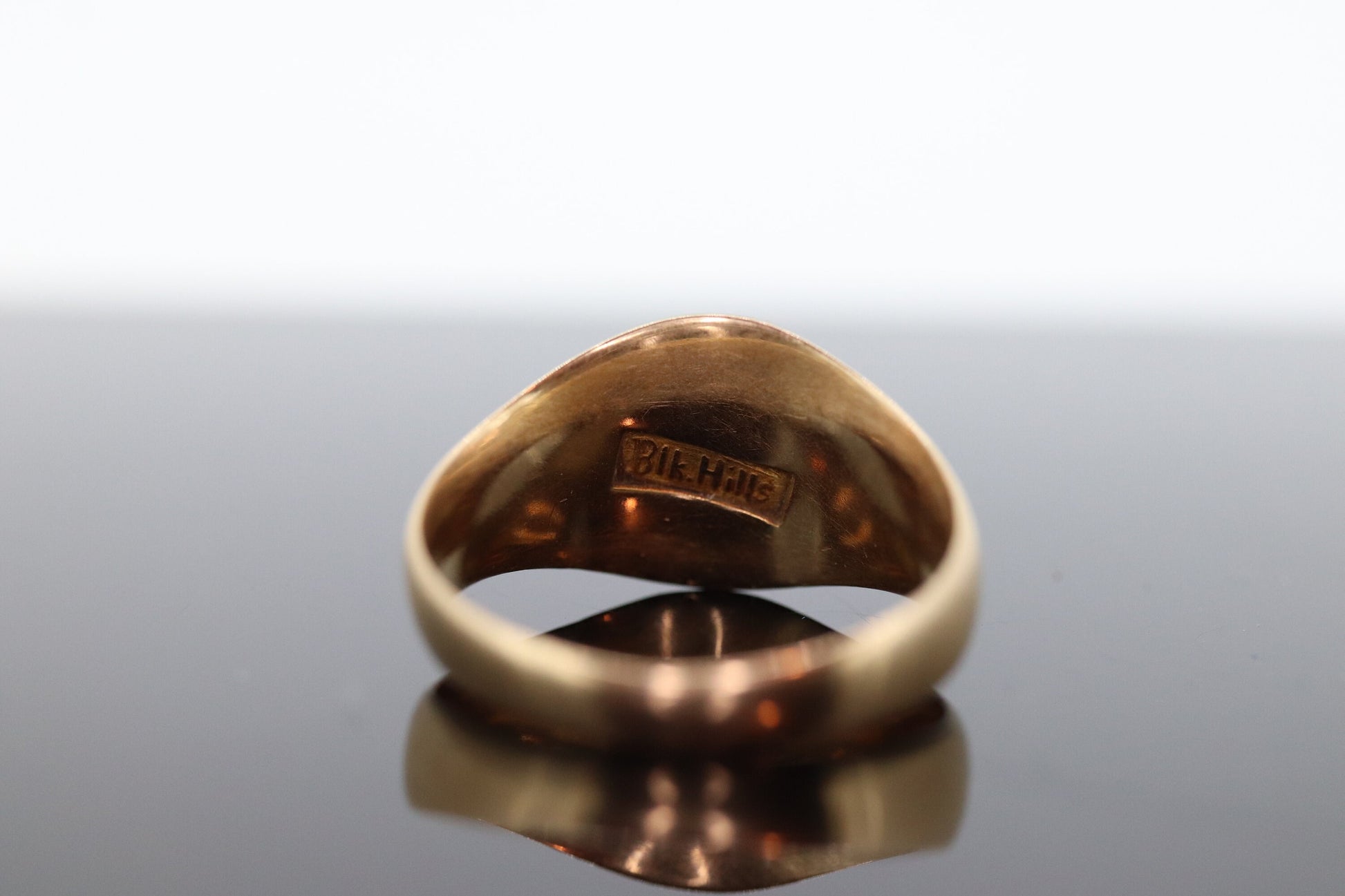 Antique Black Hills Gold ring. 10k Pyramid Garnet Black Hill Ring. Black Hills GARNET Antique. st(104)