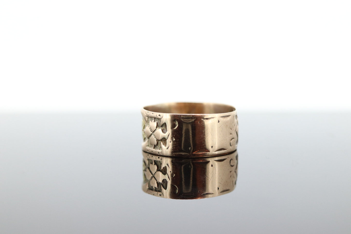 Antique Black Hills Gold ring. 10k Victorian Cigar Black Hill Band. Black Hills Gold BAND Antique. st(115)