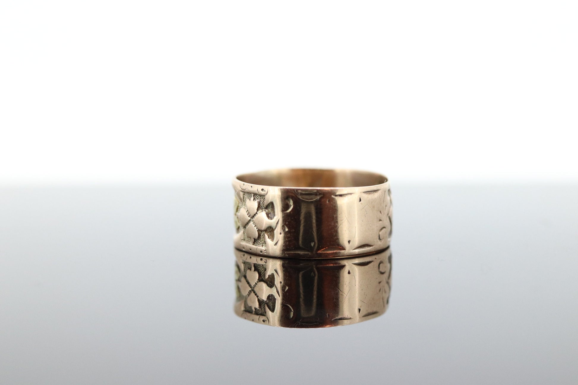 Antique Black Hills Gold ring. 10k Victorian Cigar Black Hill Band. Black Hills Gold BAND Antique. st(115)