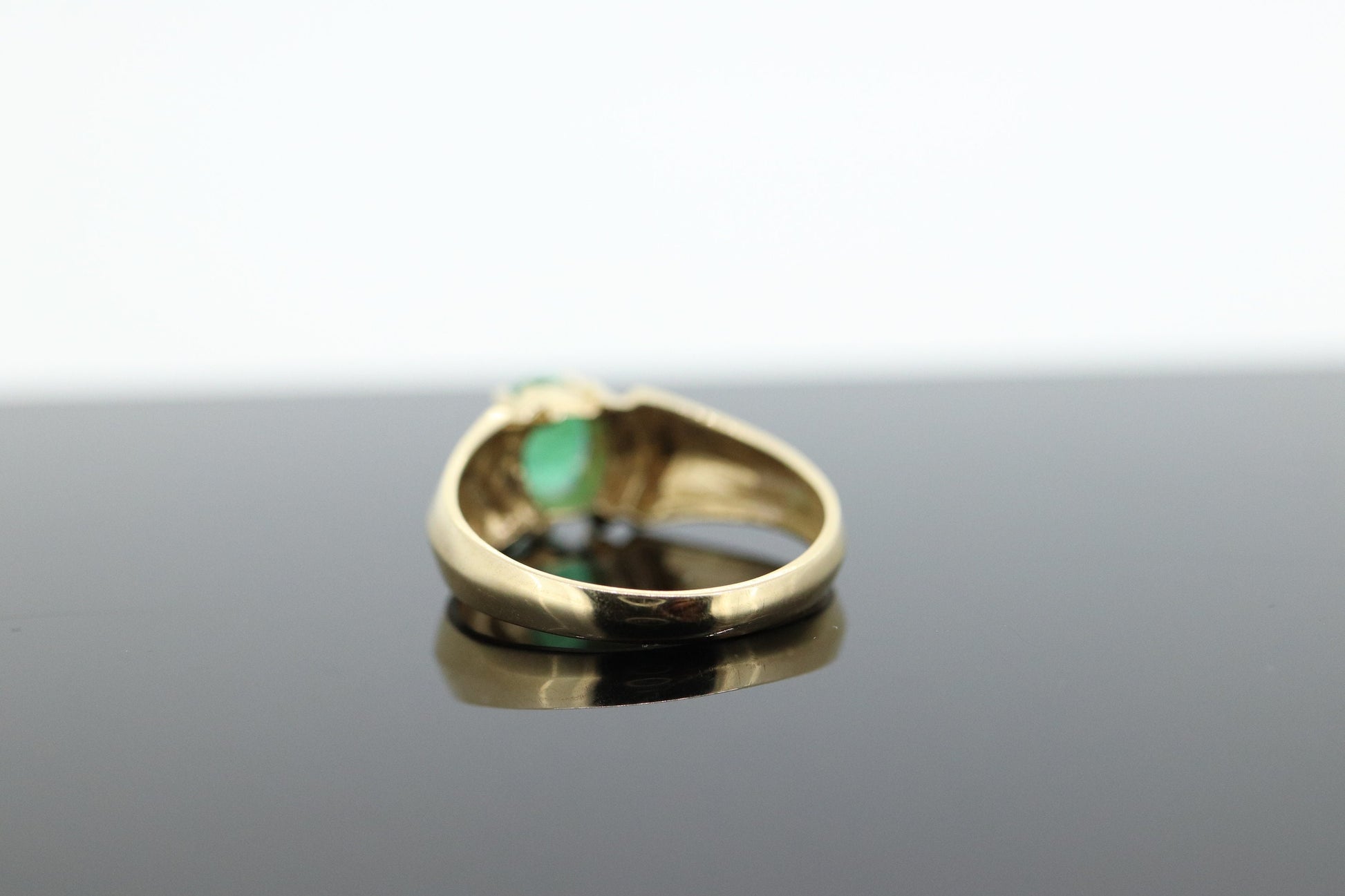 10k Oval Natural Emerald Yellow gold ring. NISSKO oval Emerald solitaire ring. st(75)