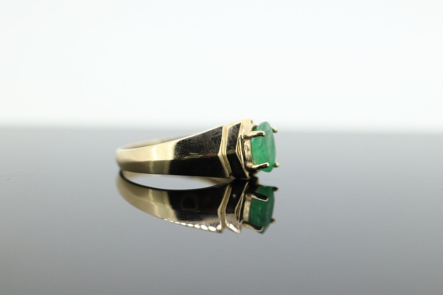 10k Oval Natural Emerald Yellow gold ring. NISSKO oval Emerald solitaire ring. st(75)