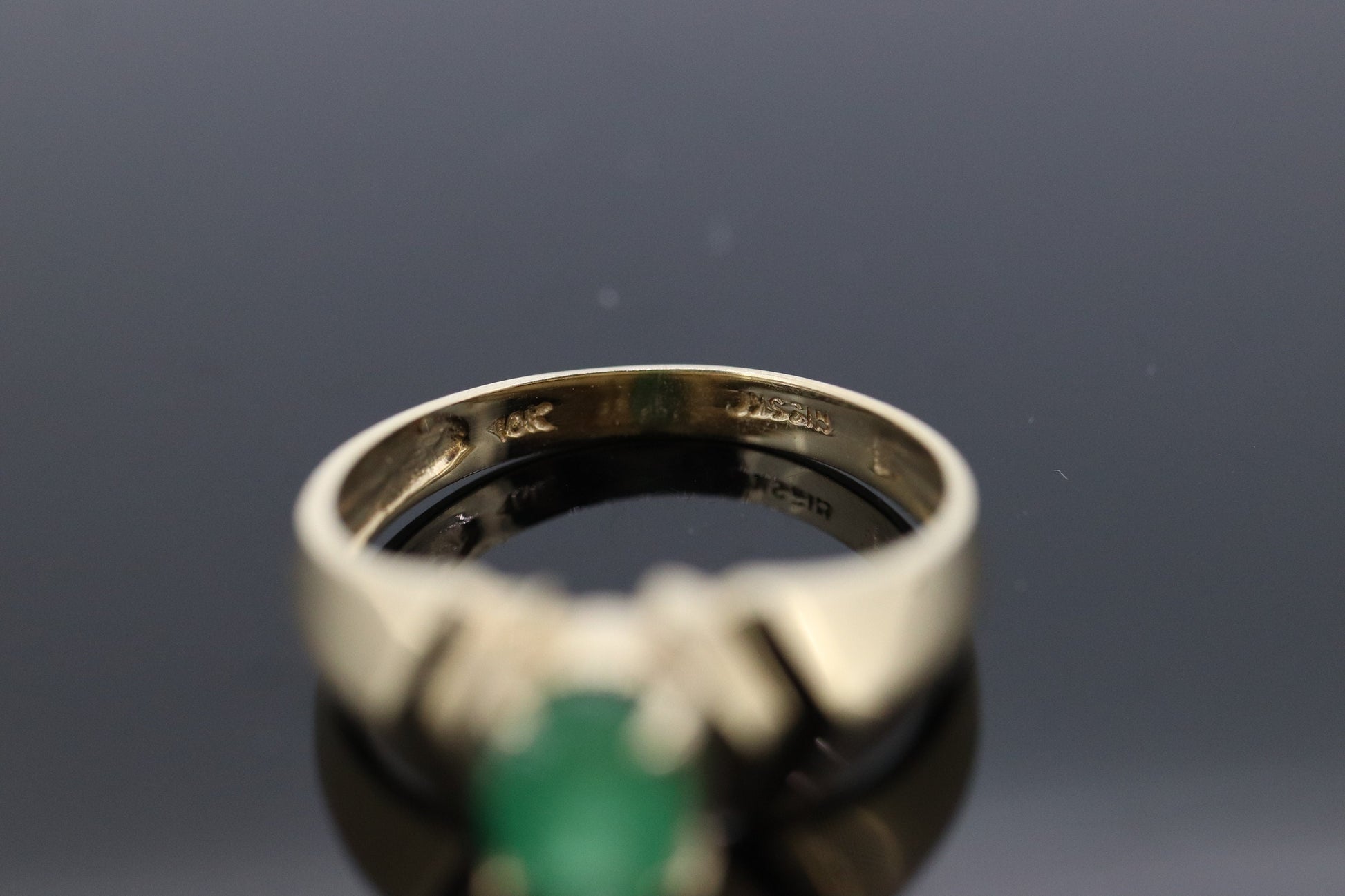 10k Oval Natural Emerald Yellow gold ring. NISSKO oval Emerald solitaire ring. st(75)