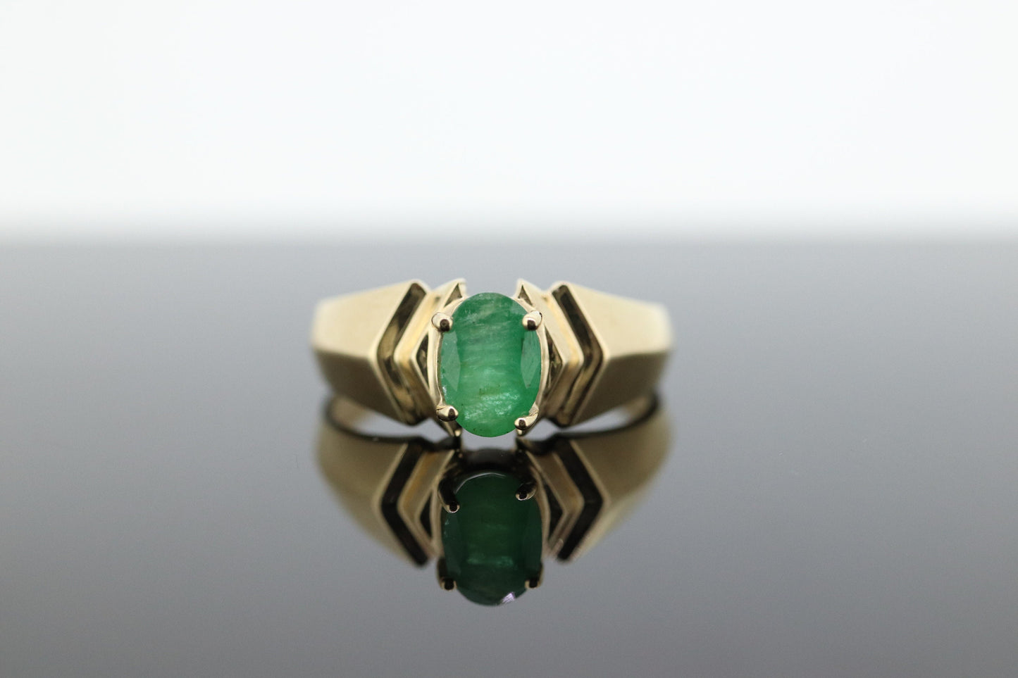 10k Oval Natural Emerald Yellow gold ring. NISSKO oval Emerald solitaire ring. st(75)