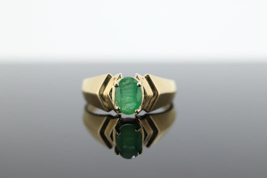 10k Oval Natural Emerald Yellow gold ring. NISSKO oval Emerald solitaire ring. st(75)