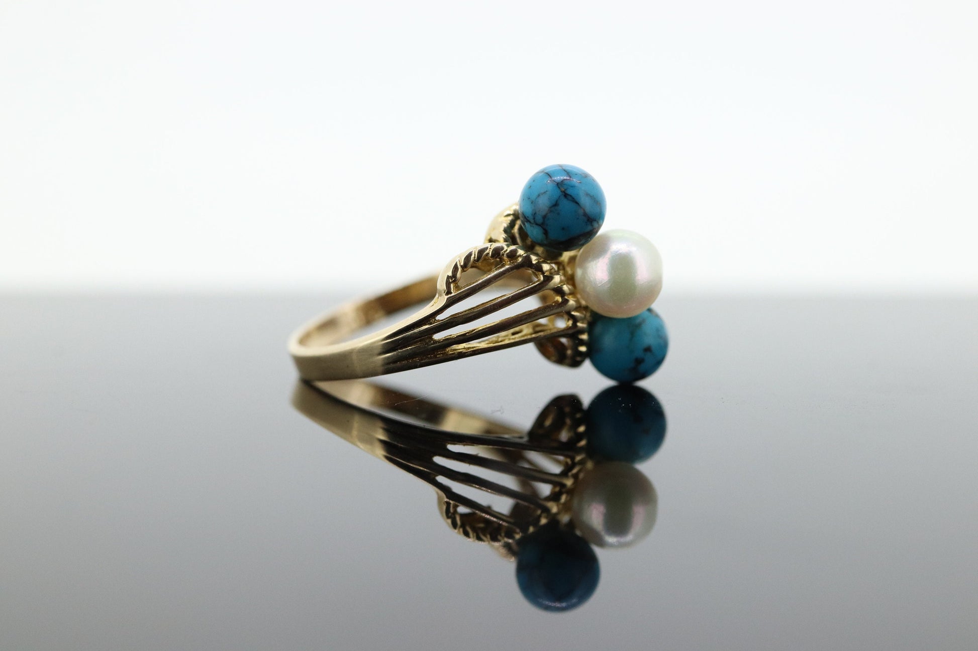 10k Turquoise and Pearl cluster ring. Bypass Turquoise and Pearl Bead Sphere Ball cluster set ring st(95)