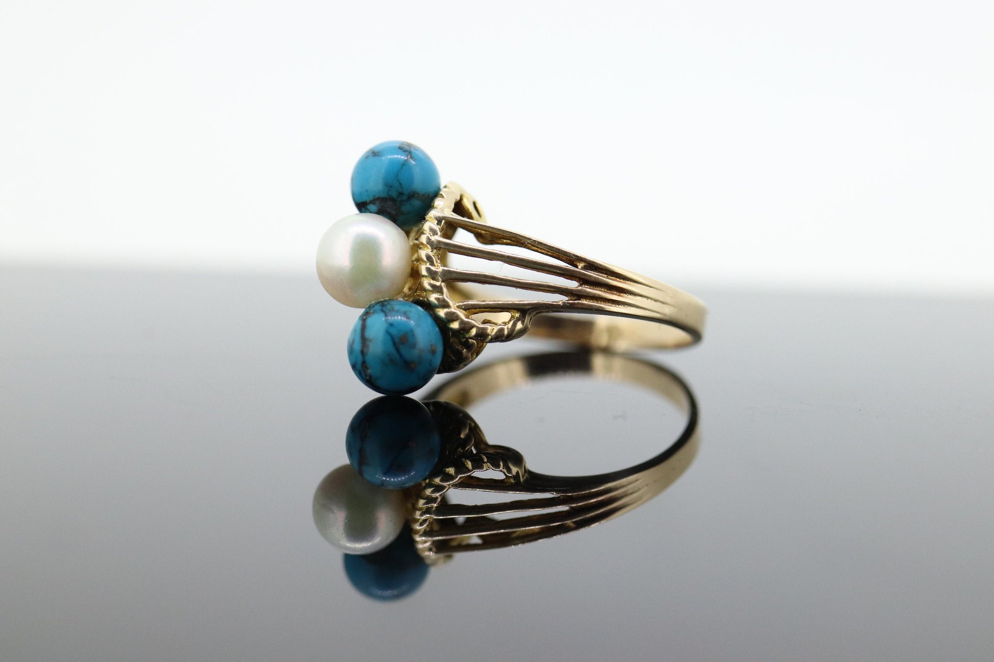 10k Turquoise and Pearl cluster ring. Bypass Turquoise and Pearl Bead Sphere Ball cluster set ring st(95)
