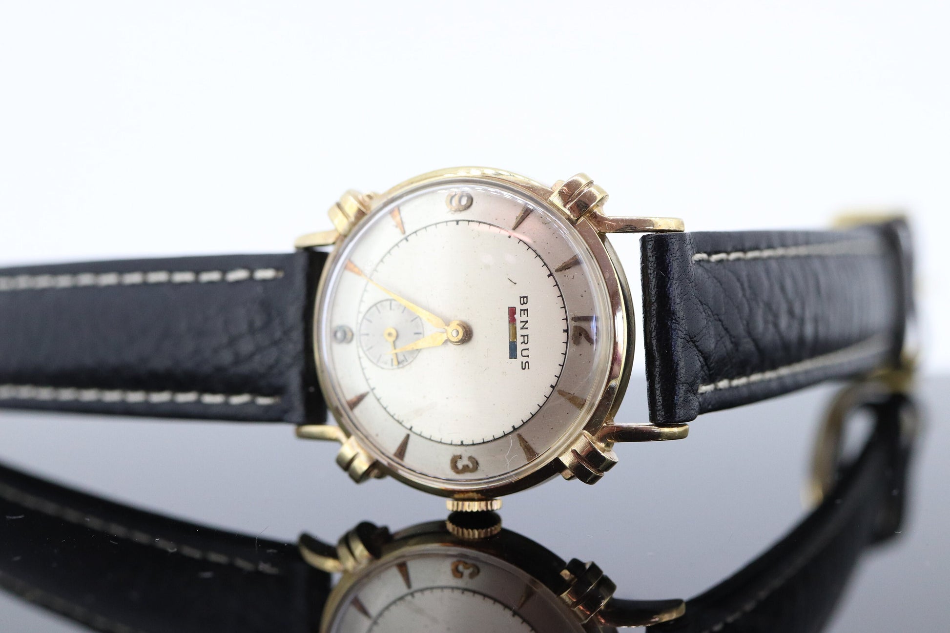 BENRUS Watch. 14k Yellow Gold Knotted Fancy Lugs Case. 1950s Vintage Mens watch. st(10-00)