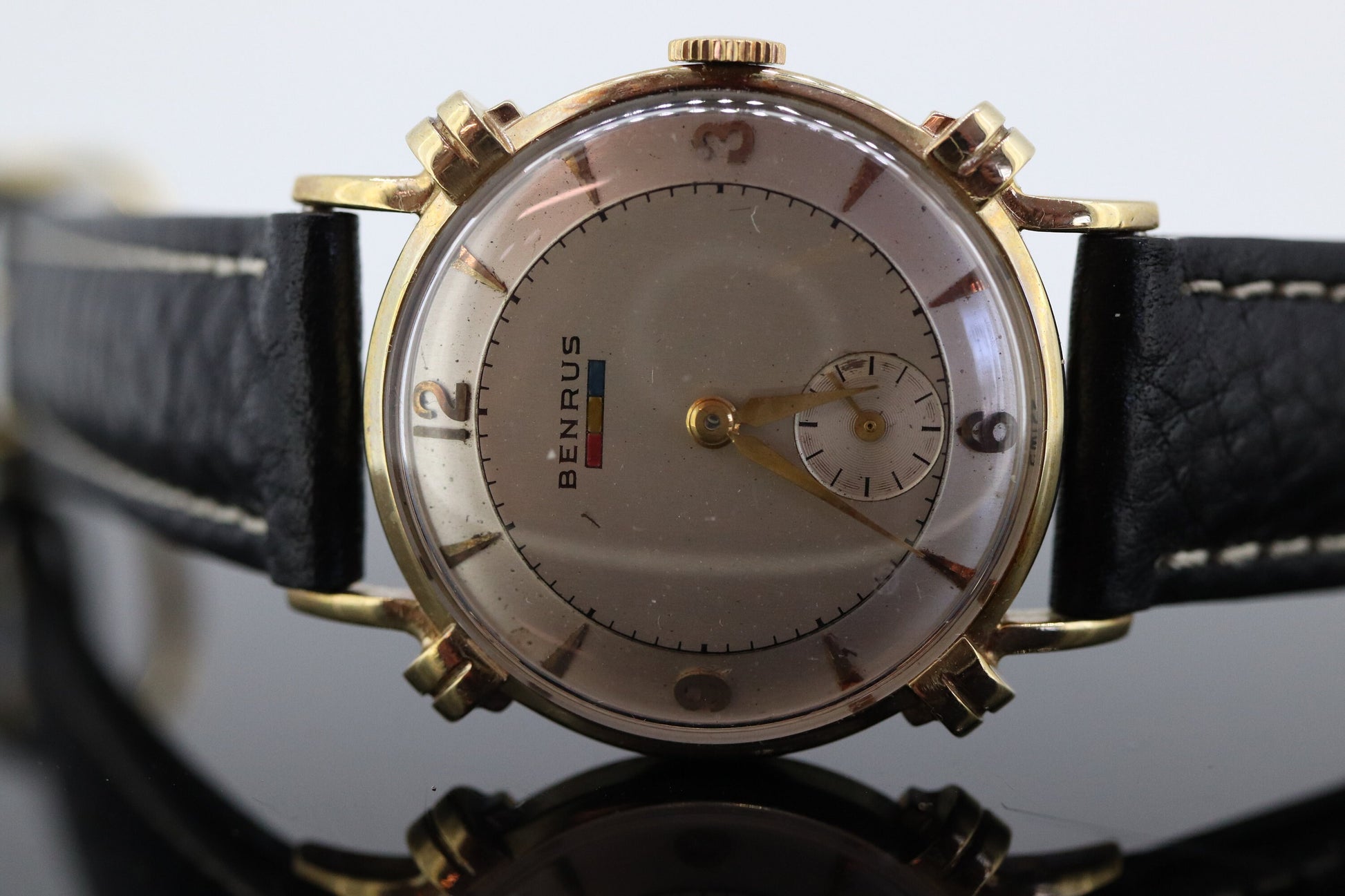 BENRUS Watch. 14k Yellow Gold Knotted Fancy Lugs Case. 1950s Vintage Mens watch. st(10-00)