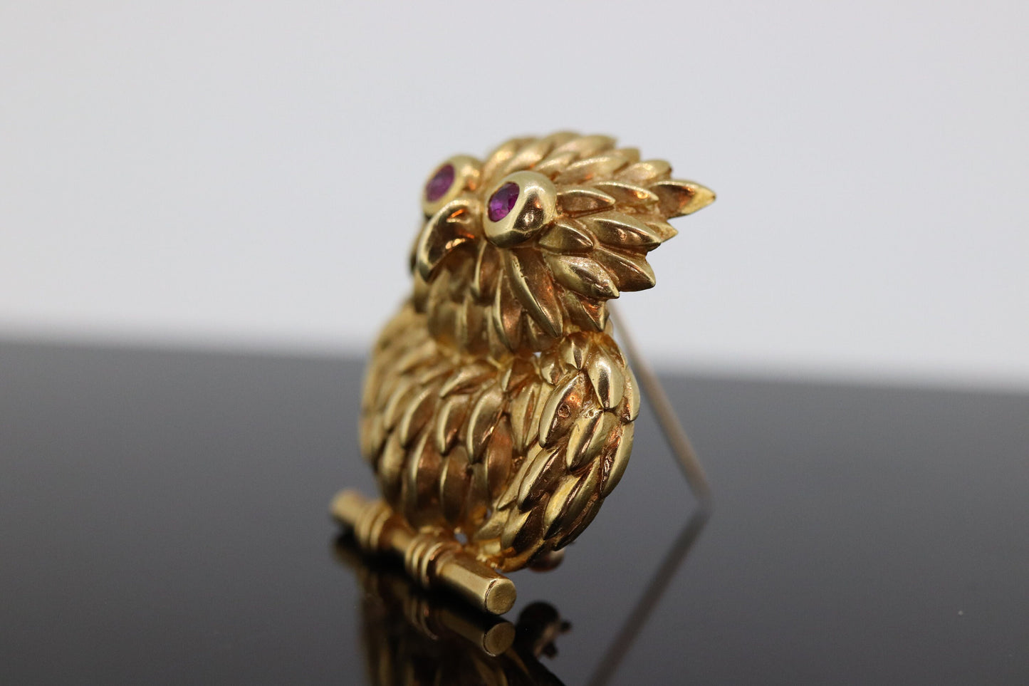 18k Owl Brooch. 3D Wise OWL with Ruby Eyes Brooch. 18k Yellow Gold Owl Pendant. st(637)