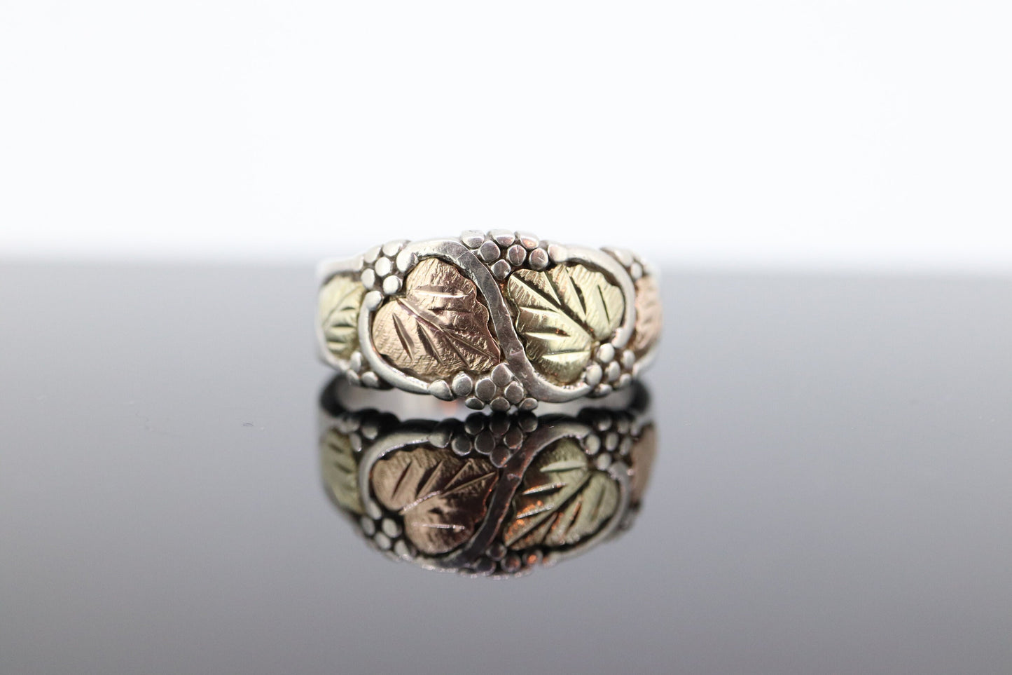 Black Hills Gold Sterling Silver Band. 10k Black Hills Gold Inlays ring. st29