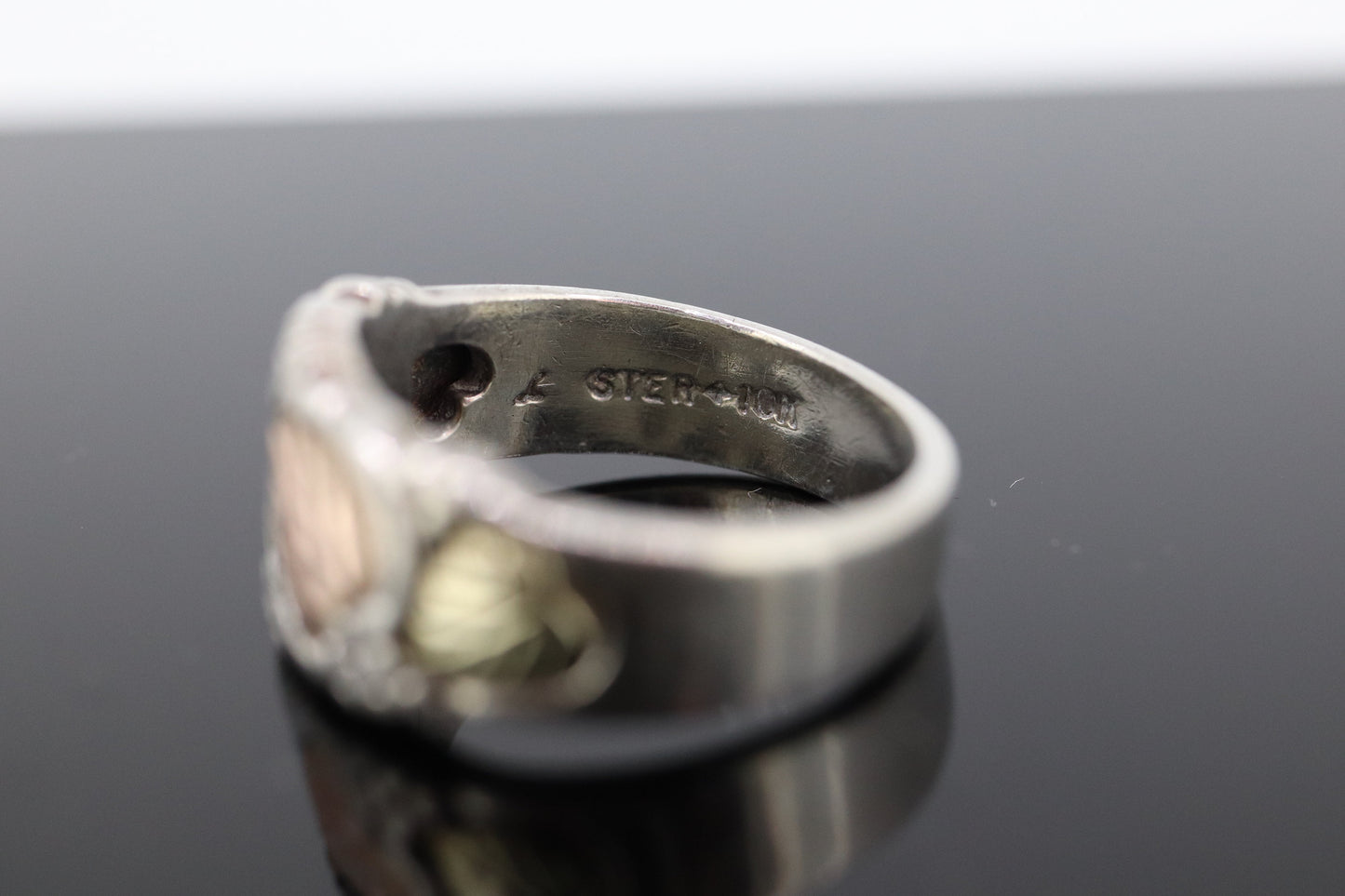 Black Hills Gold Sterling Silver Band. 10k Black Hills Gold Inlays ring. st29