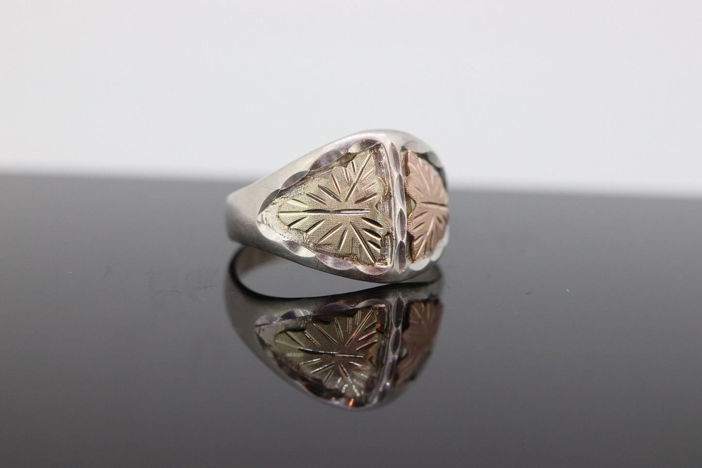 Black Hills Gold Sterling Silver Band. 10k Black Hills Gold Inlays ring.sz12. st(72)