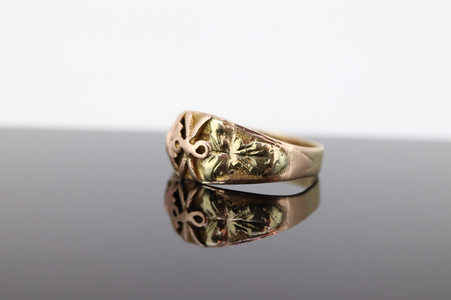Black Hills Gold Ring Mens. Heavy 10k Multi-Tone Black Hills Gold Thick BAND. Sz 14 ST(167)