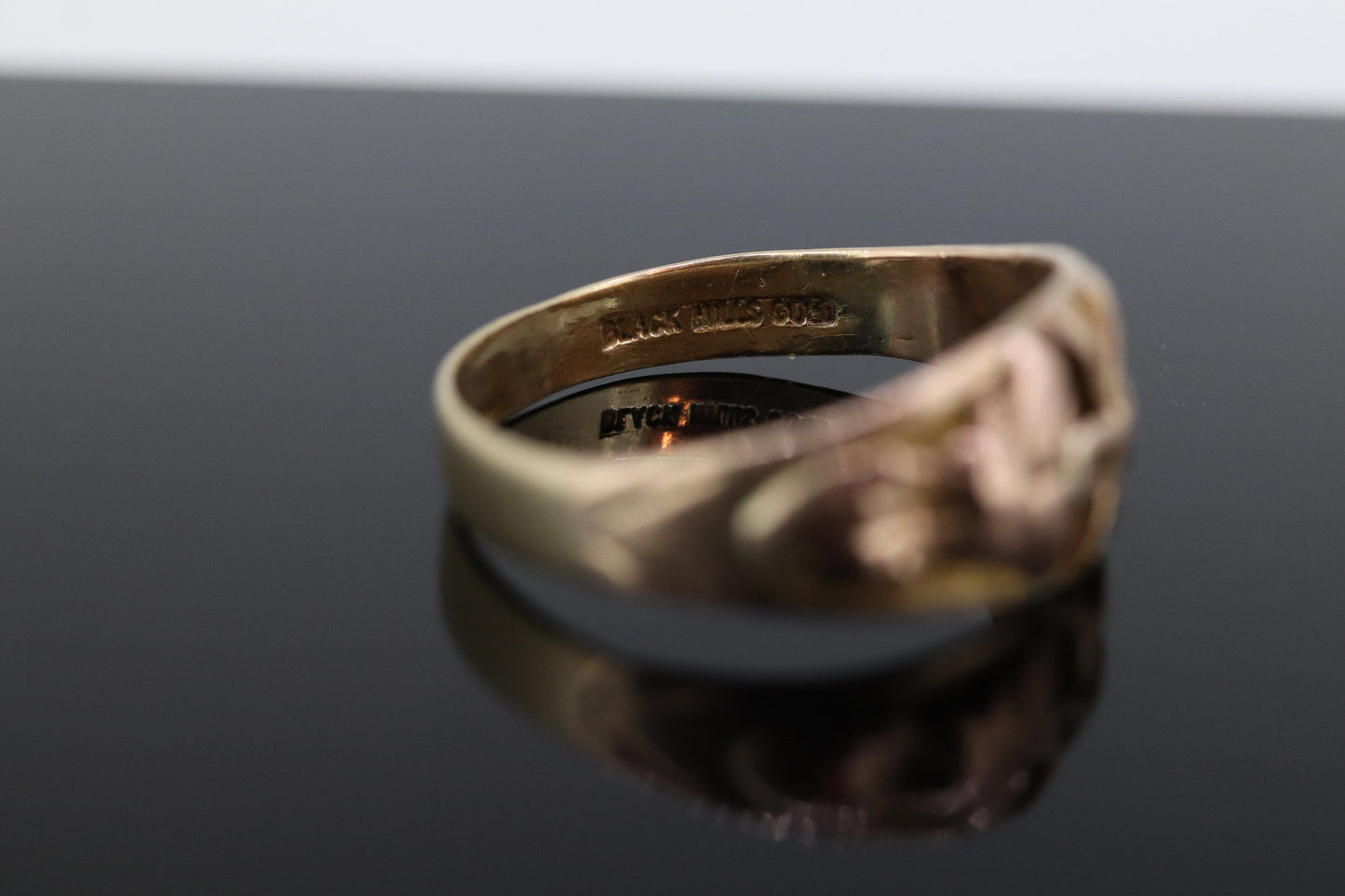 Black Hills Gold Ring Mens. Heavy 10k Multi-Tone Black Hills Gold Thick BAND. Sz 14 ST(167)