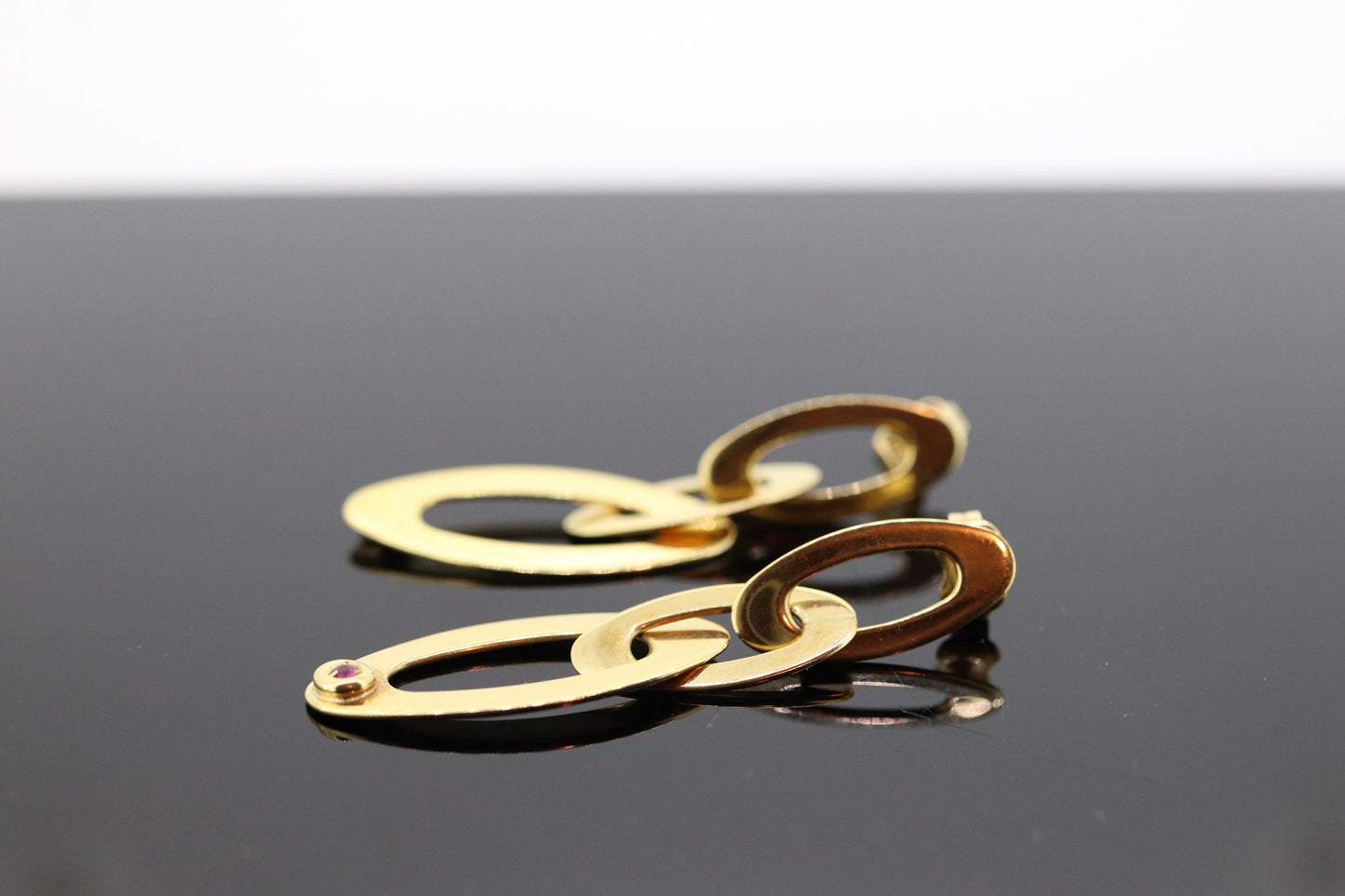 Roberto Coin 18k Drop Earrings. Chic and Shine Roberto Coin. Roberto Coin Collection Dangle Link. st(615)