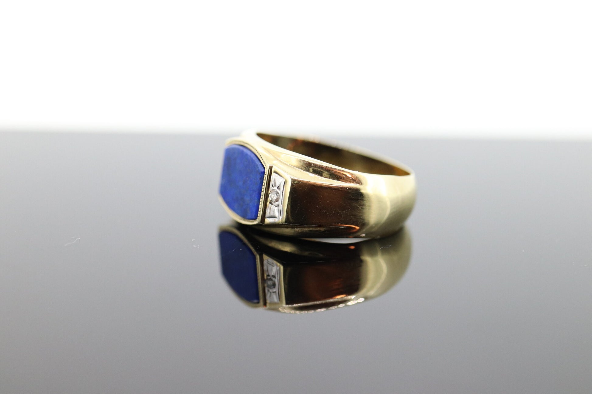10k Lapis Lazuli and Diamond Ring. Lapis and Diamond signet ring. HOLLAND made Very unique. St(105) Sz8