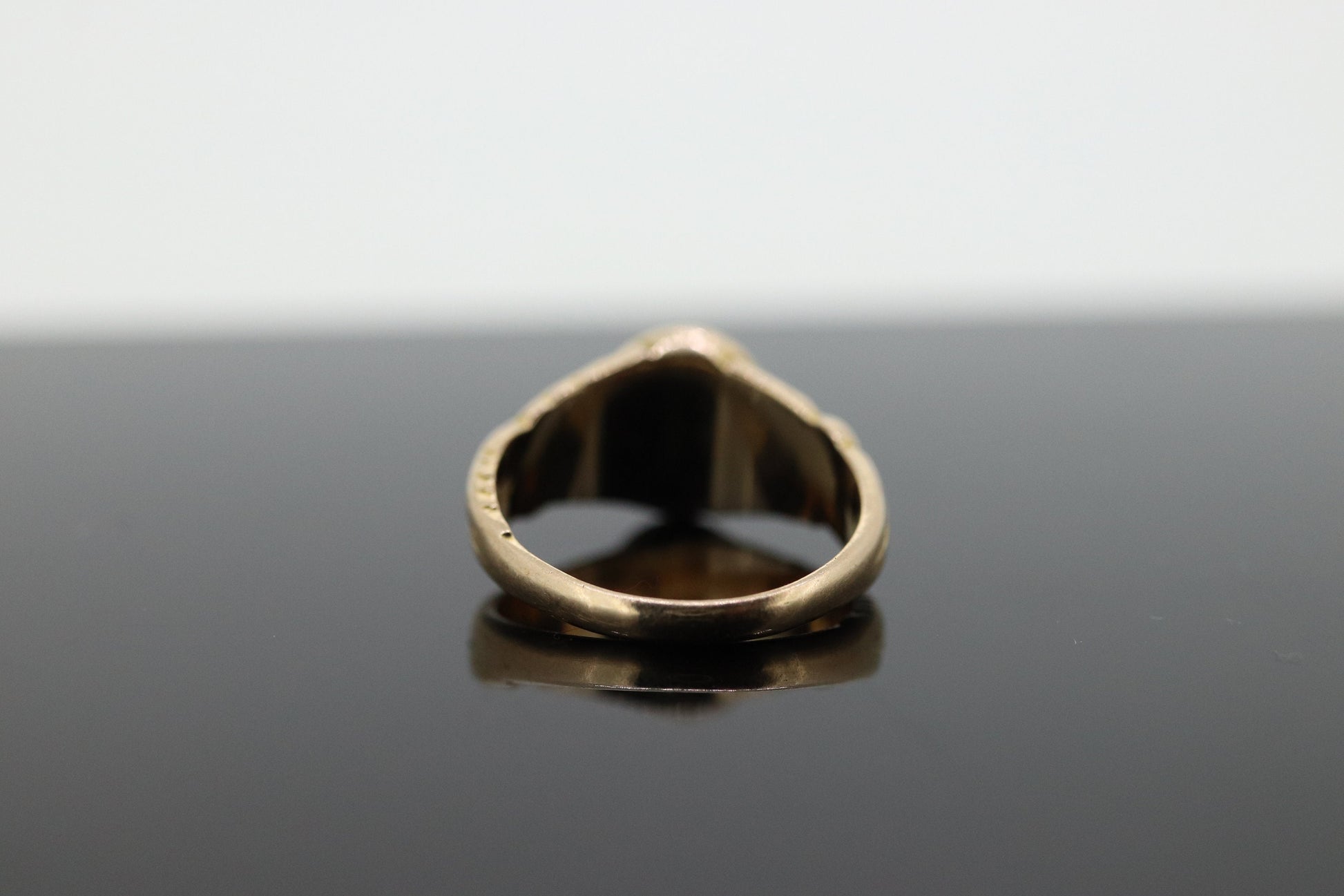 Signet Ring. 10k Yellow gold with STORK Bird Embossed shoulders. engraved HK can be engraved. st(37)