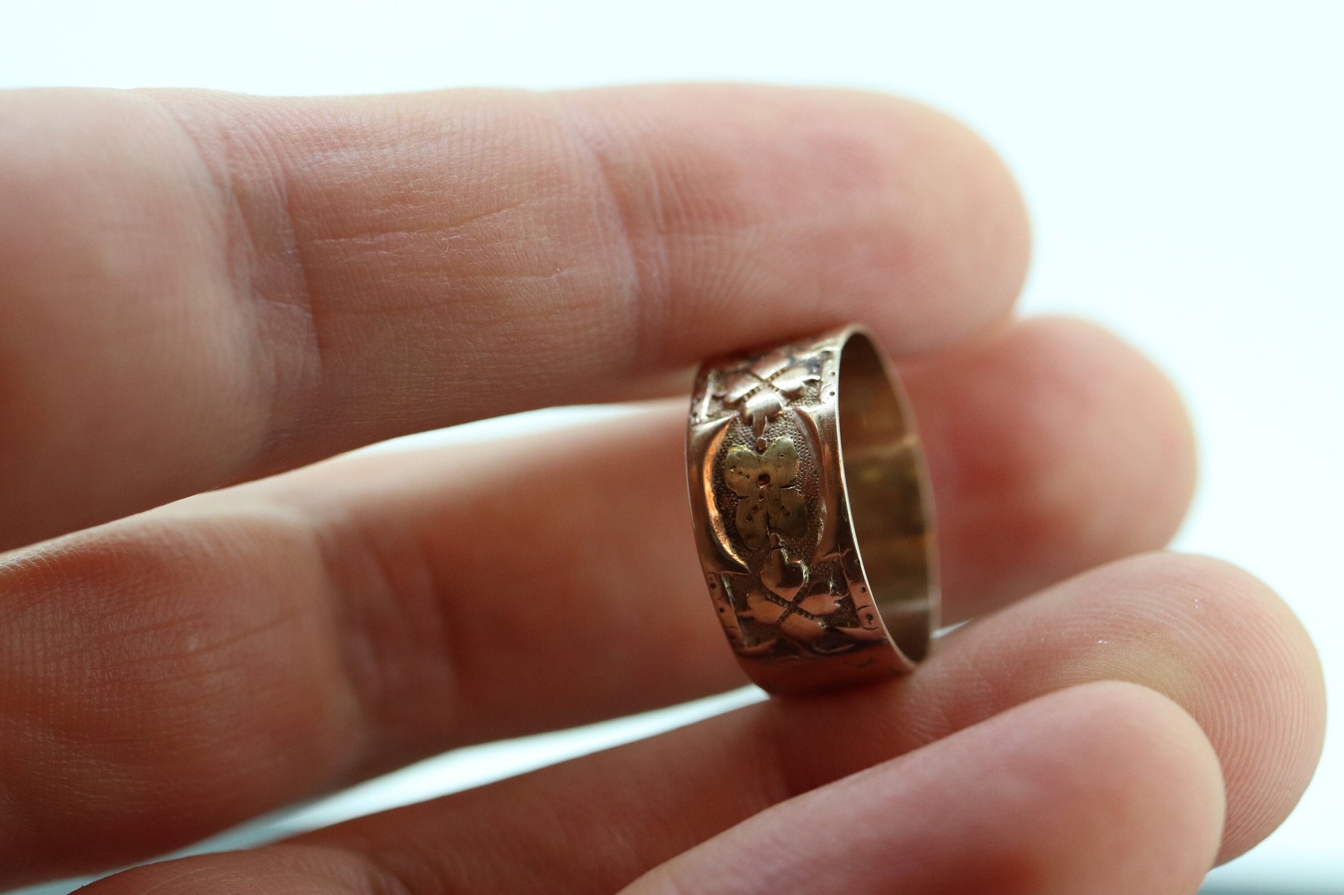 Antique Black Hills Gold ring. 10k Victorian Cigar Black Hill Band. Black Hills Gold BAND Antique. st(115)