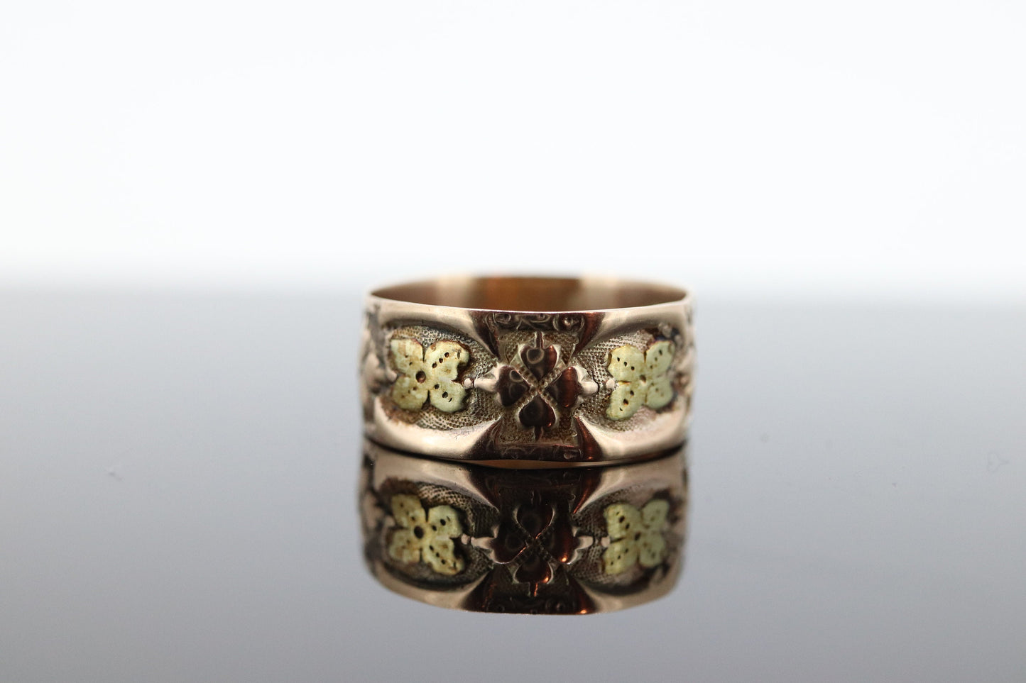Antique Black Hills Gold ring. 10k Victorian Cigar Black Hill Band. Black Hills Gold BAND Antique. st(115)
