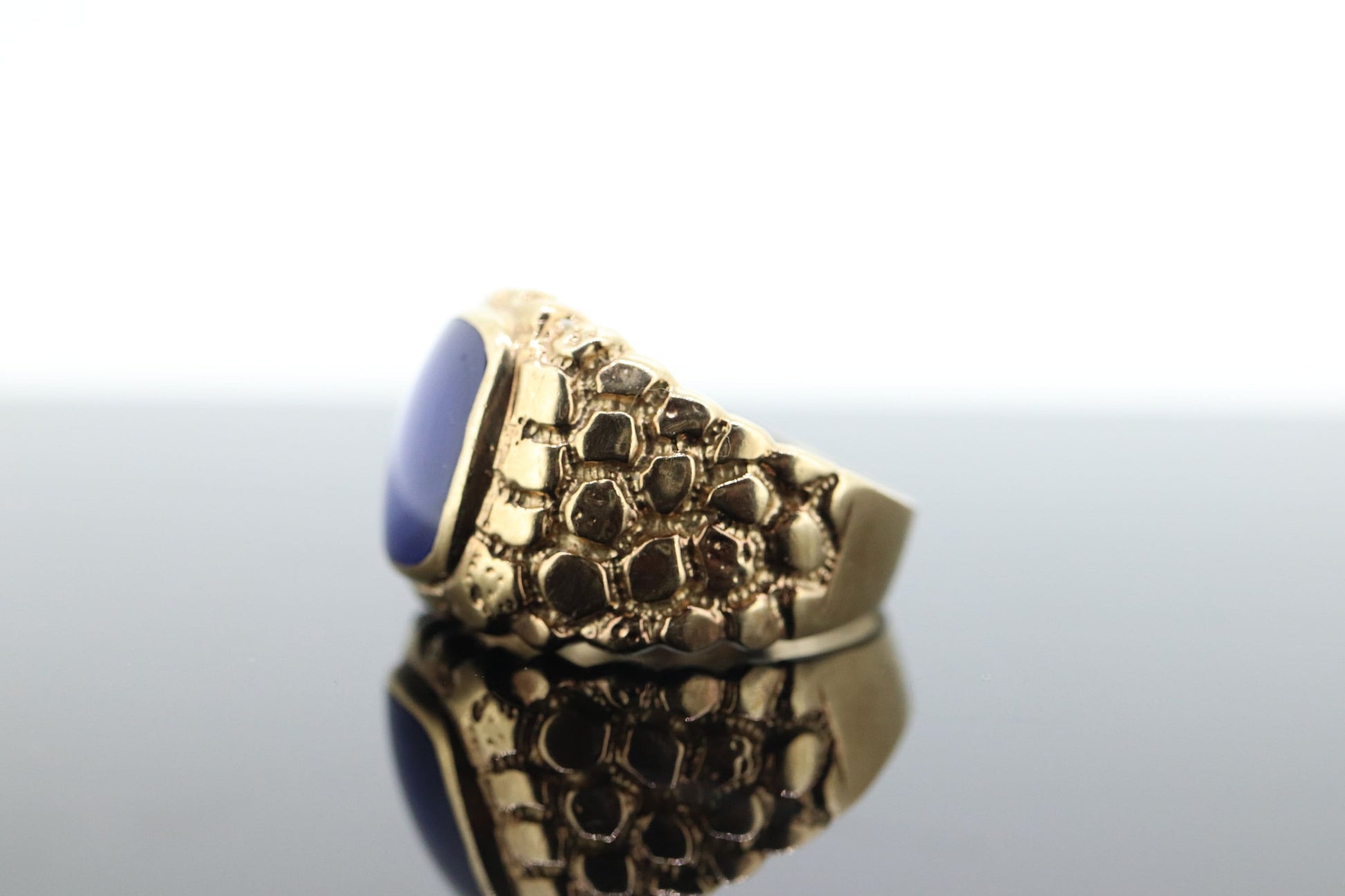 10k Star Sapphire ring. 10k Yellow Gold Nugget Mens Star Sapphire Cabochon signet ring. st(153)