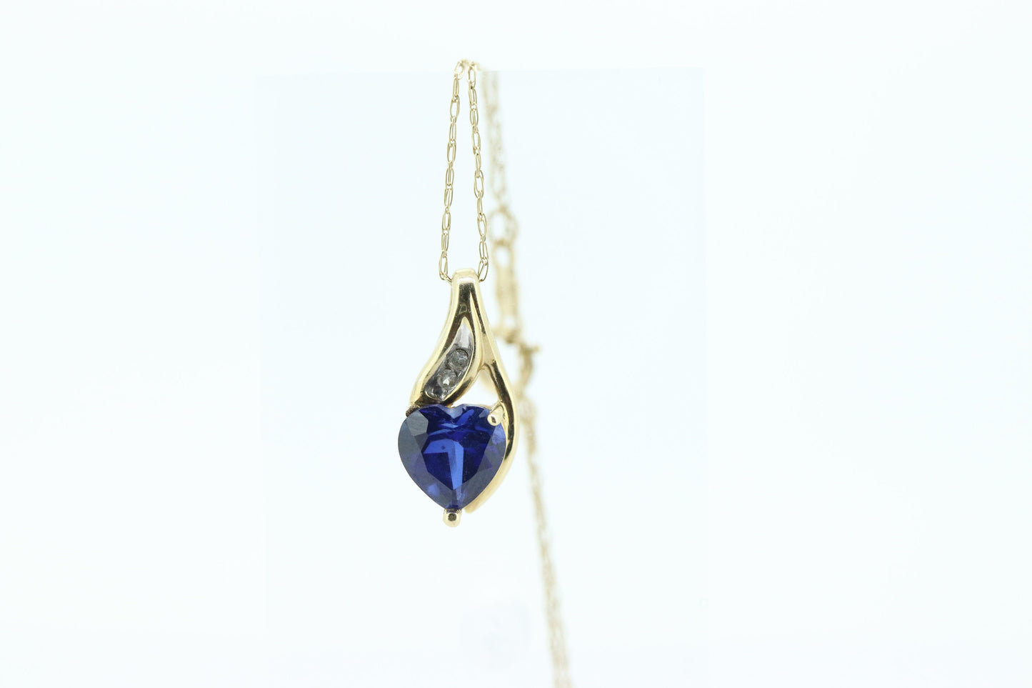 Blue Sapphire and diamond drop pendant. 10k precious heart sapphire pendant necklace. st(86)