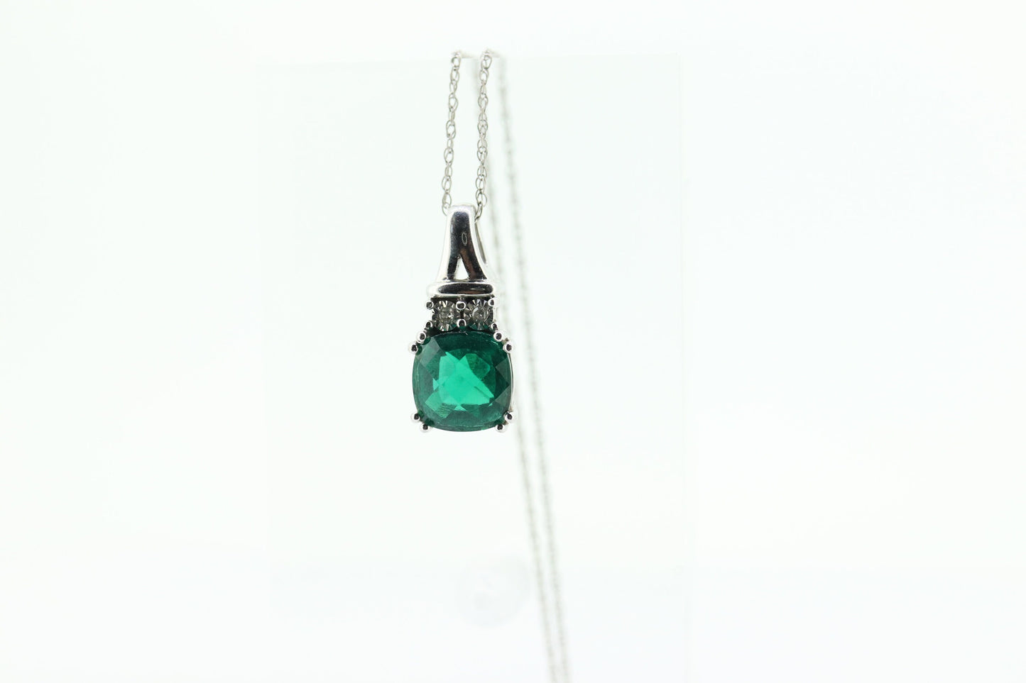 Emerald Diamond pendant. 10k White Gold Emerald cushion cut and Diamond Drop Pendant Necklace. st(104)