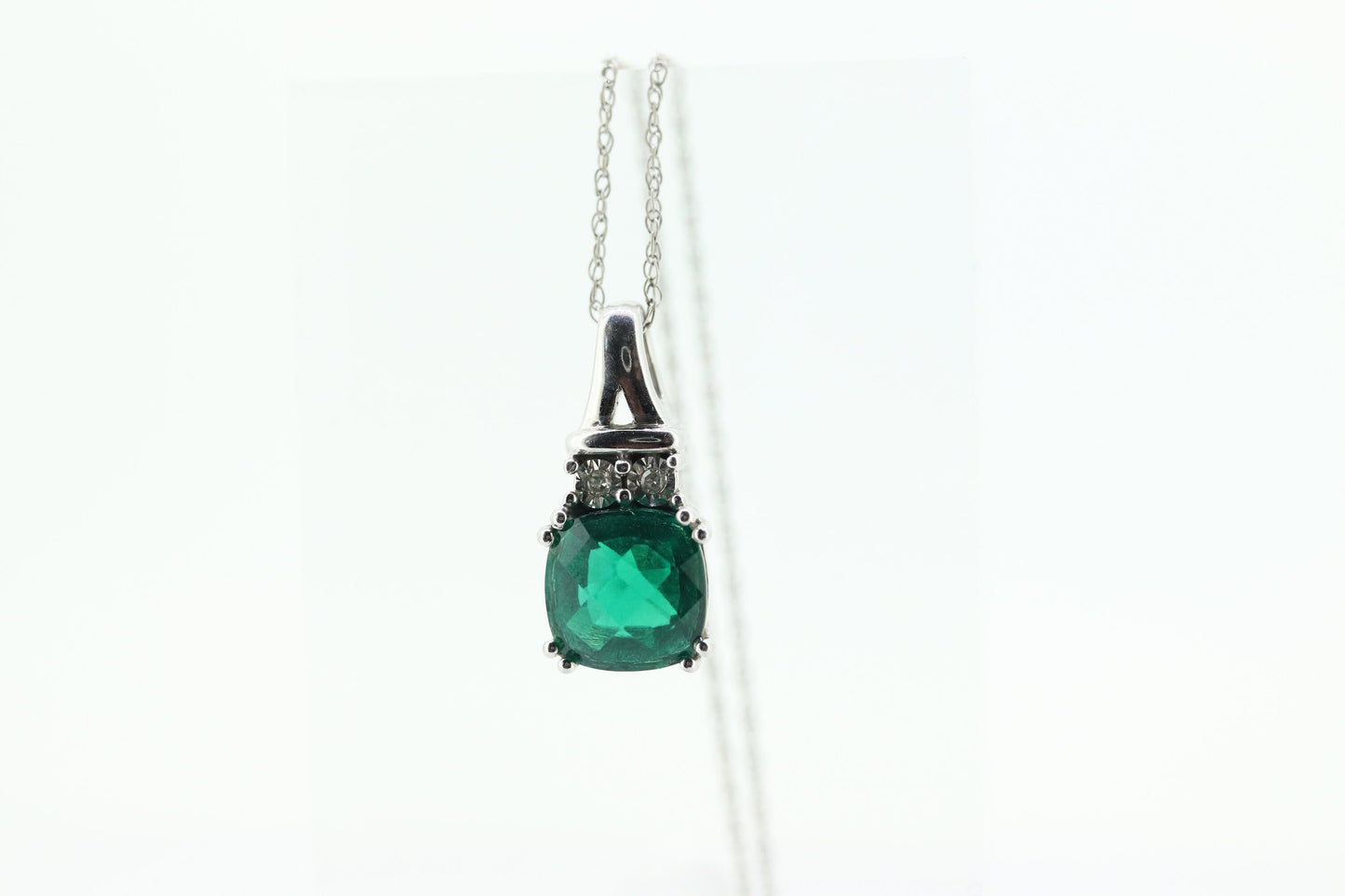 Emerald Diamond pendant. 10k White Gold Emerald cushion cut and Diamond Drop Pendant Necklace. st(104)