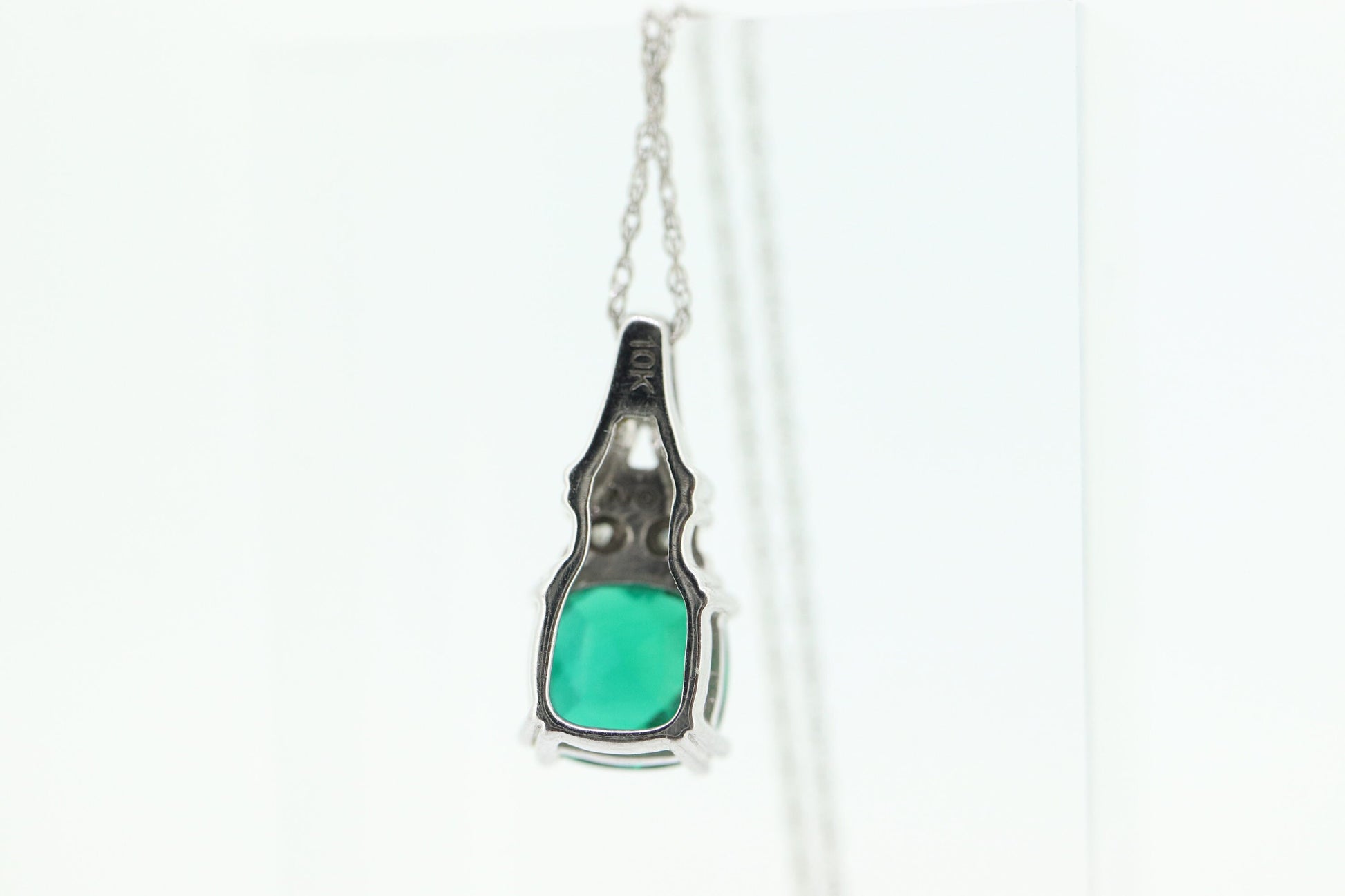 Emerald Diamond pendant. 10k White Gold Emerald cushion cut and Diamond Drop Pendant Necklace. st(104)