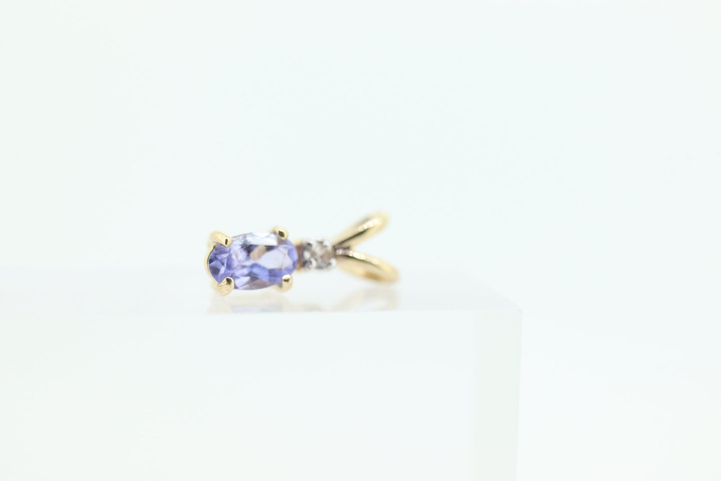 14k Tanzanite and diamond Pendant. Dainty Oval cut Tanzanite Solitaire Pendant. st(50)