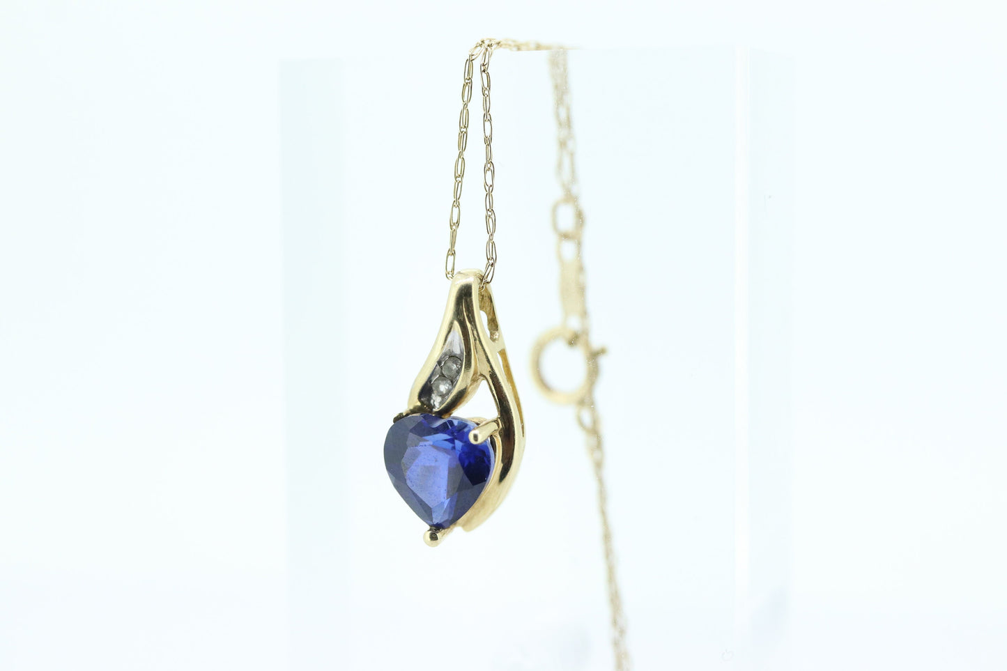 Blue Sapphire and diamond drop pendant. 10k precious heart sapphire pendant necklace. st(86)