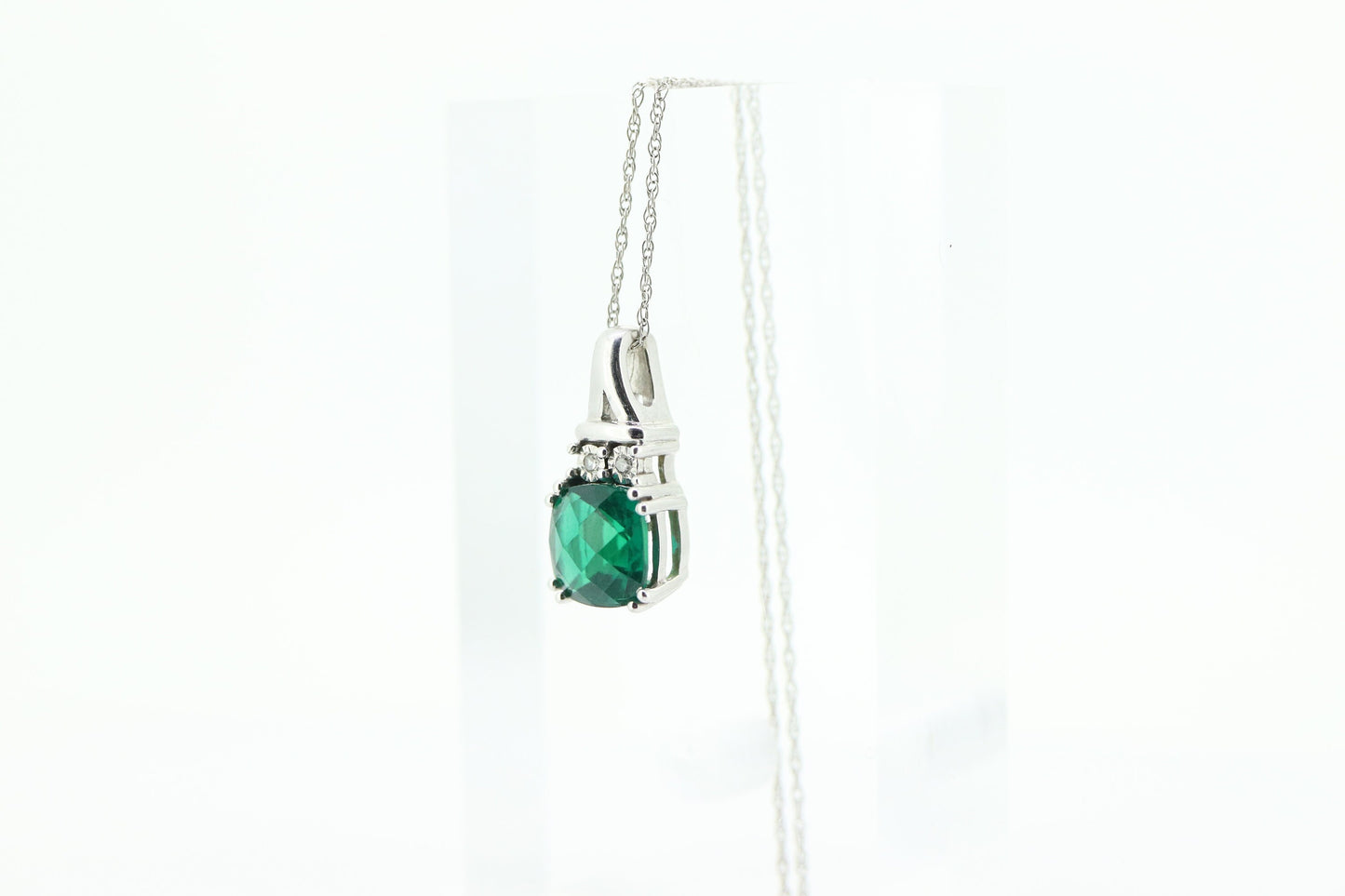 Emerald Diamond pendant. 10k White Gold Emerald cushion cut and Diamond Drop Pendant Necklace. st(104)