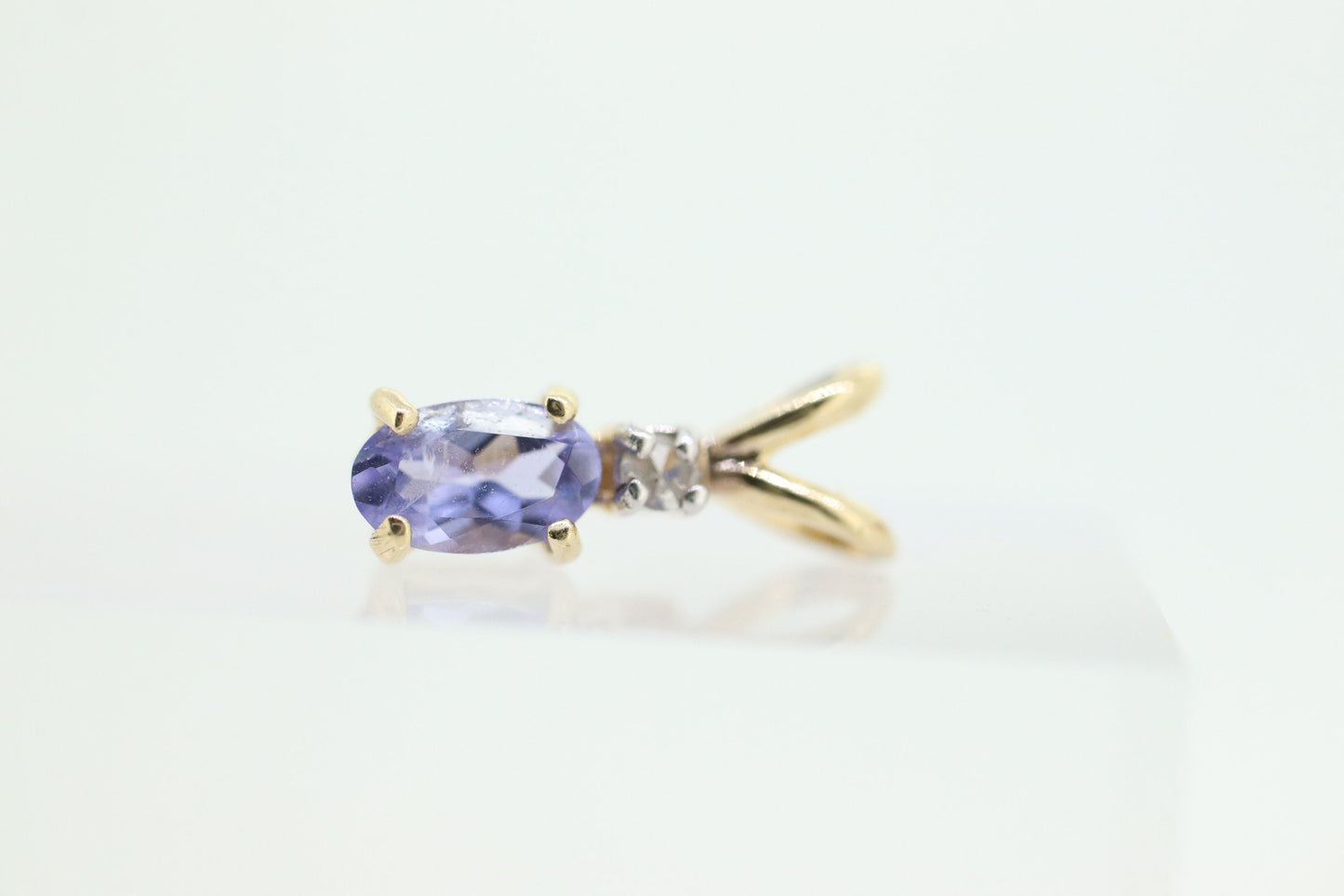14k Tanzanite and diamond Pendant. Dainty Oval cut Tanzanite Solitaire Pendant. st(50)