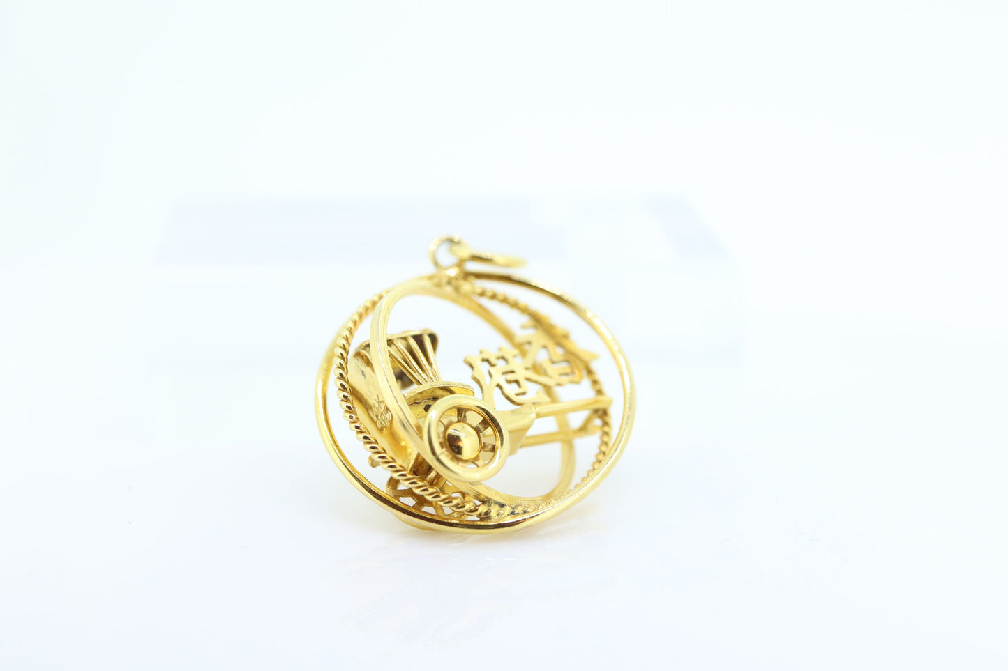 14k CHINESE RICKSHAW cart carriage Medallion pendant. 14k 3D Cart BUGGY rickshaw Geometric Charm st(92)