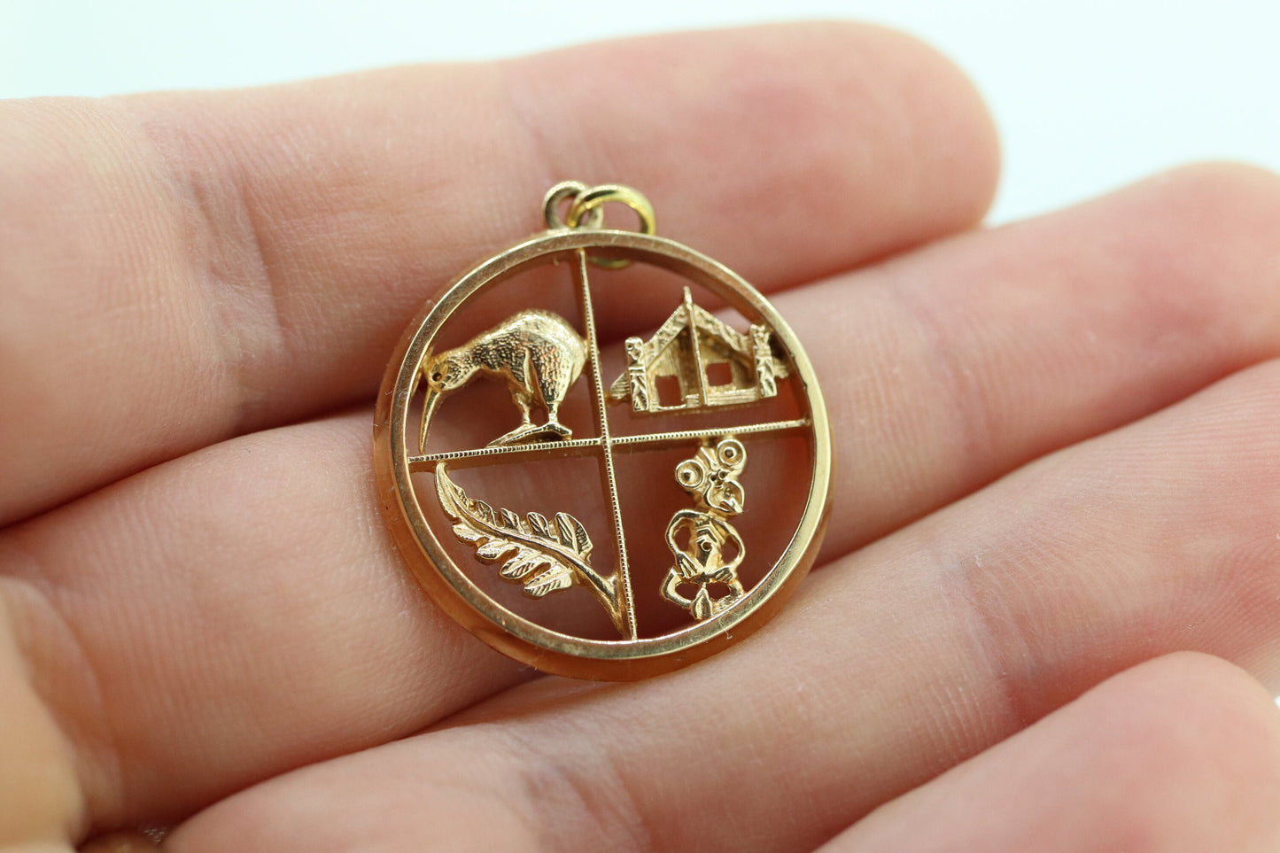 14k NEW ZEALAND Pendant Medallion. 14ct Gold Kiwi Fern Aboriginal Hut New Zealand. National Round Disk Medallion Pendant. st(139)