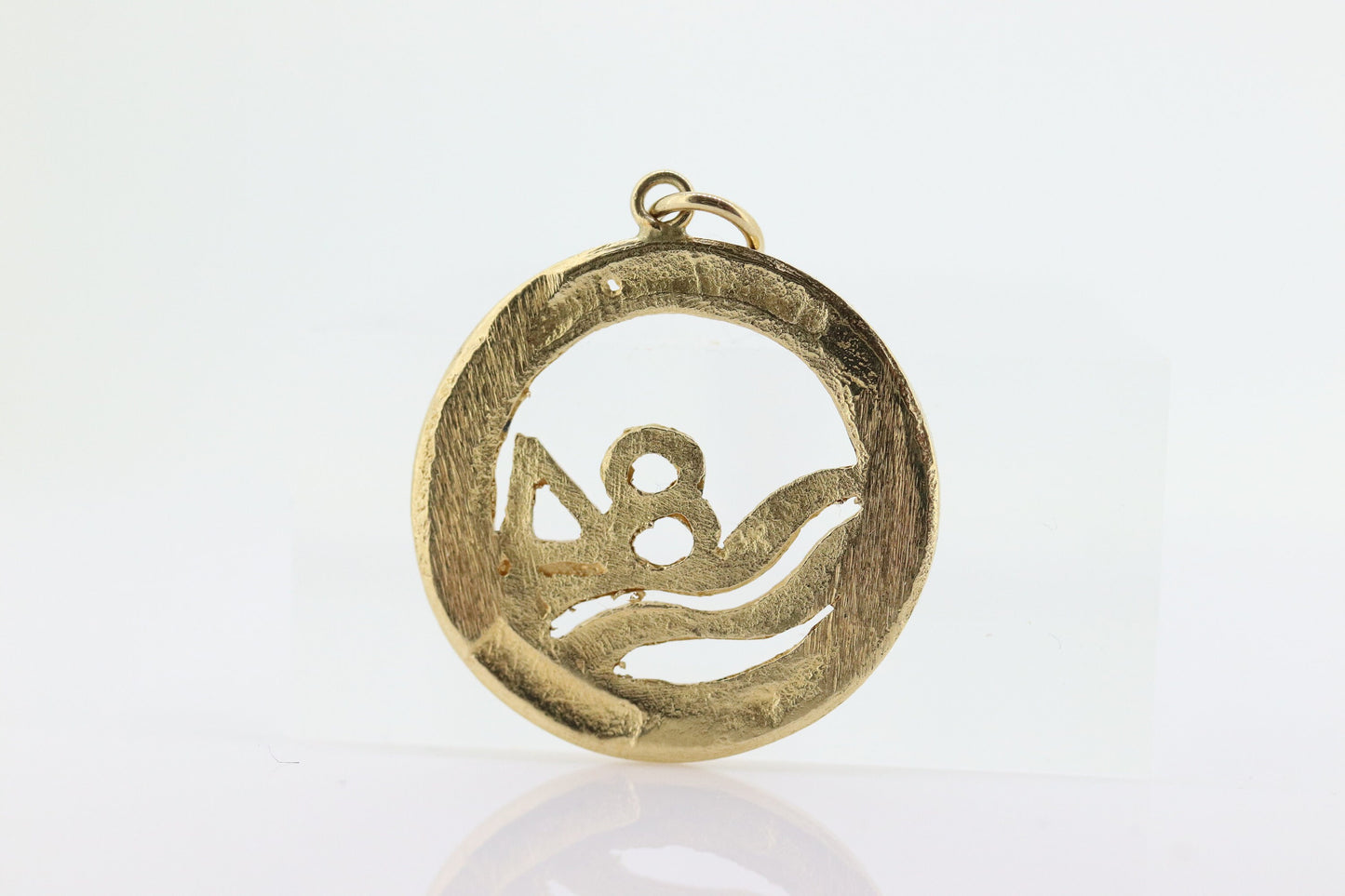 14k World FAIR 1984 New Orleans Medallion Pendant. 1984 New Orleans World Fair Commemorative Pendant. sst(90)