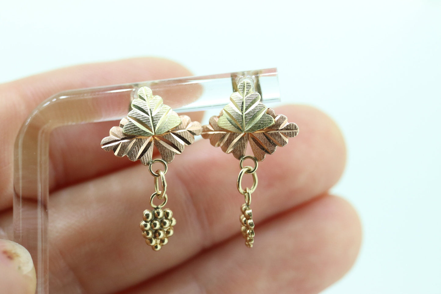 Black Hills Gold Dangle earrings. Black Hills Vine Leaves Dangle earrings st(30)