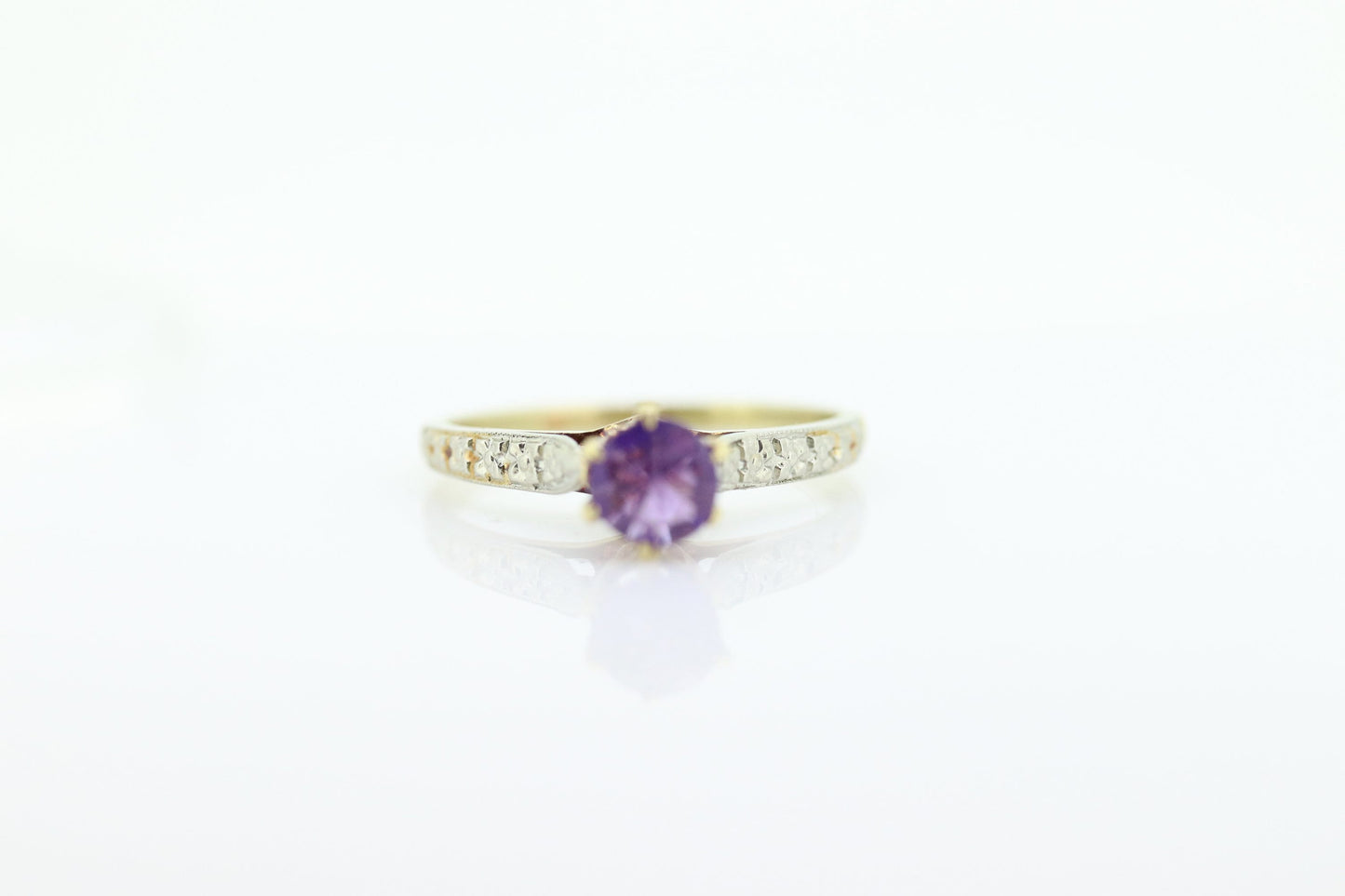 Art Deco Amethyst Ring. 14k Gold Filigree Design. Engagement Ring from Art Deco 1920 Era. High Cathedral setting. st(63)