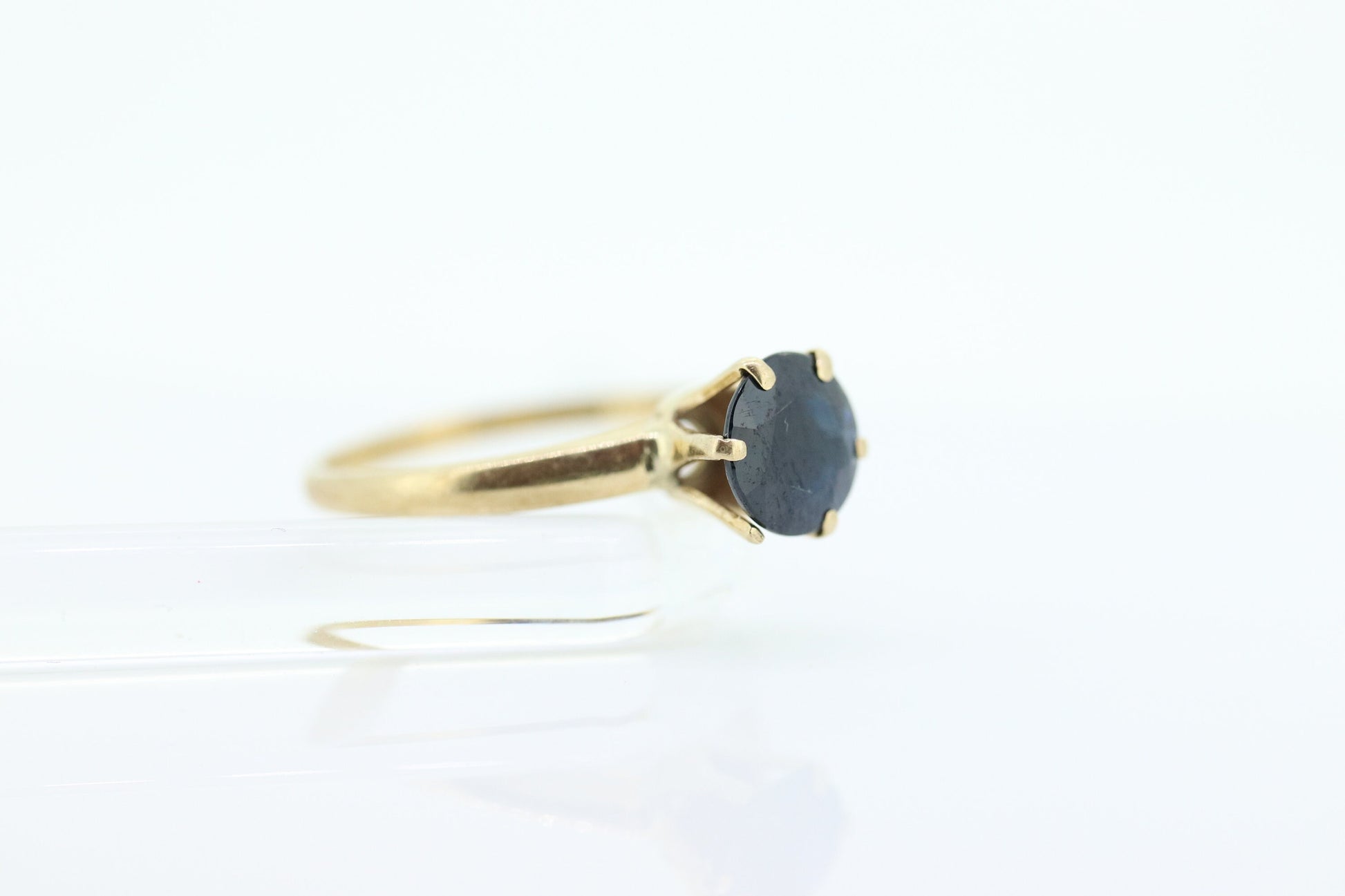 10k Blue SAPPHIRE victorian prong set. Sapphire prong set solitaire ring. st(35)